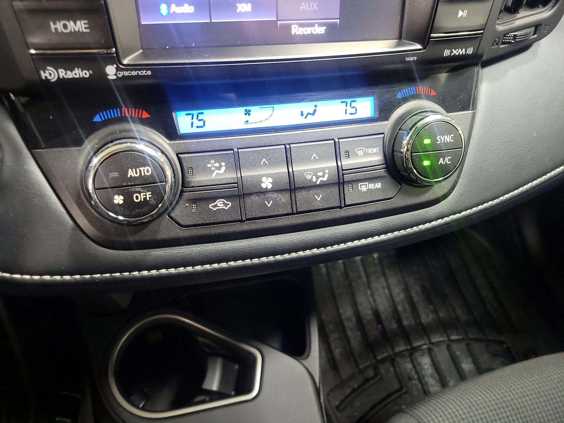 Thumbnail: 2018 Toyota RAV4 - 16