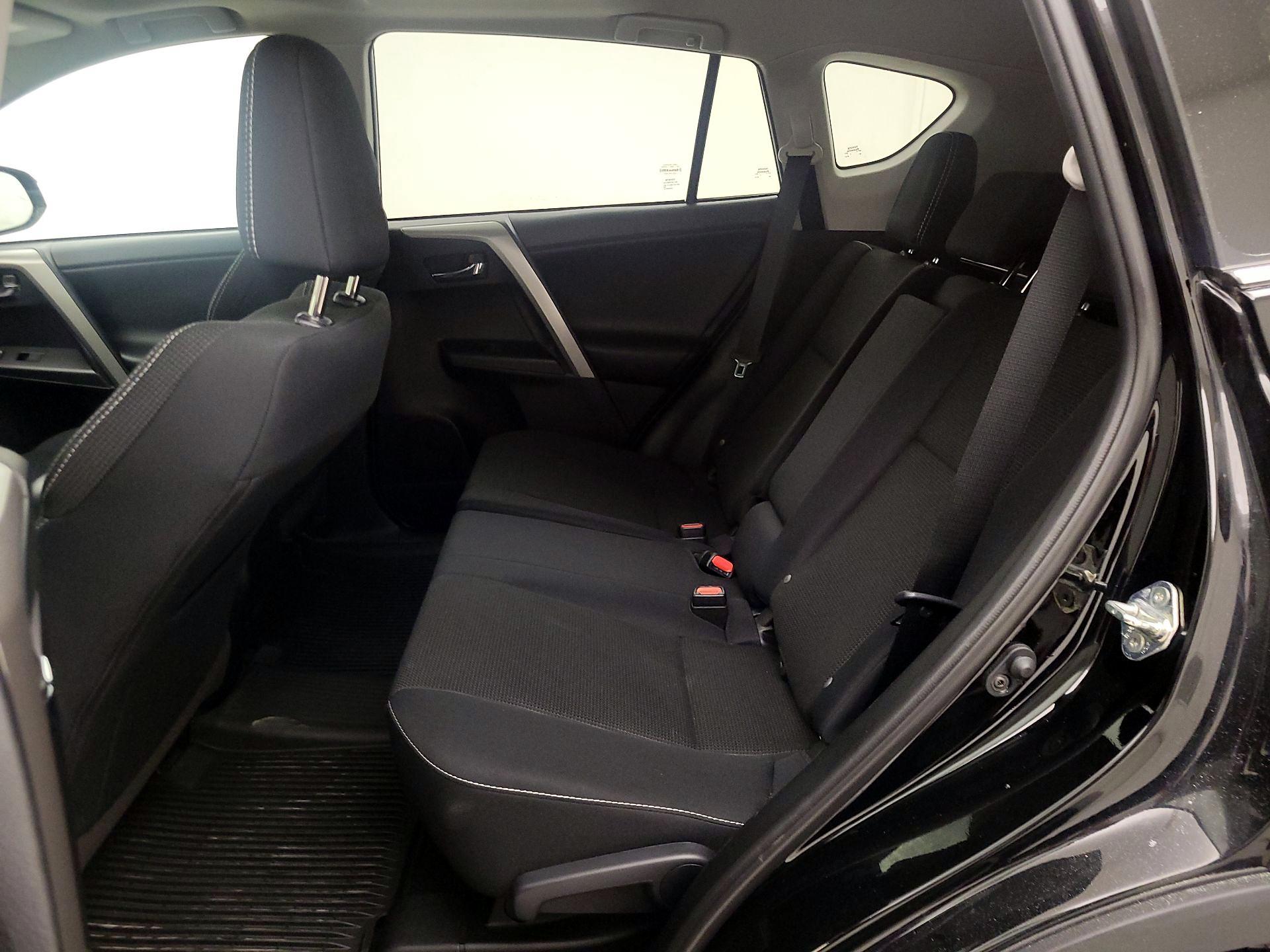 Thumbnail: 2018 Toyota RAV4 - 20