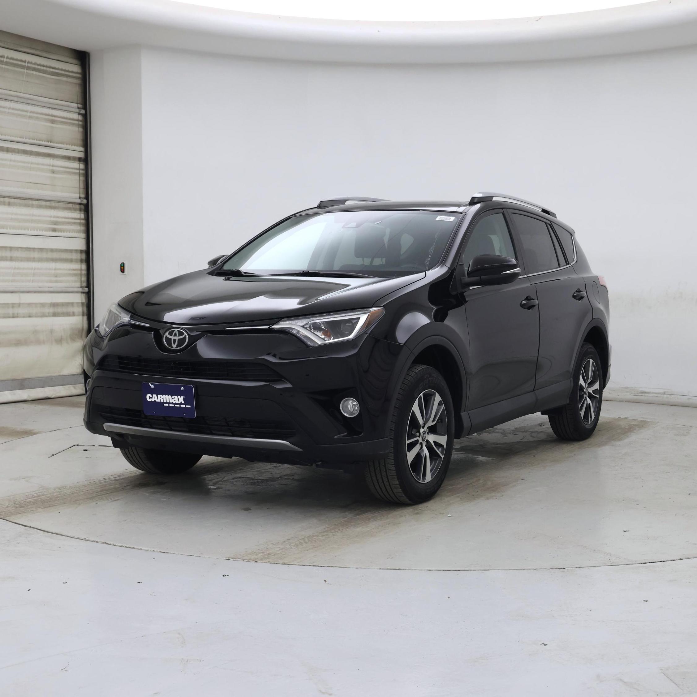 Thumbnail: 2018 Toyota RAV4 - 4