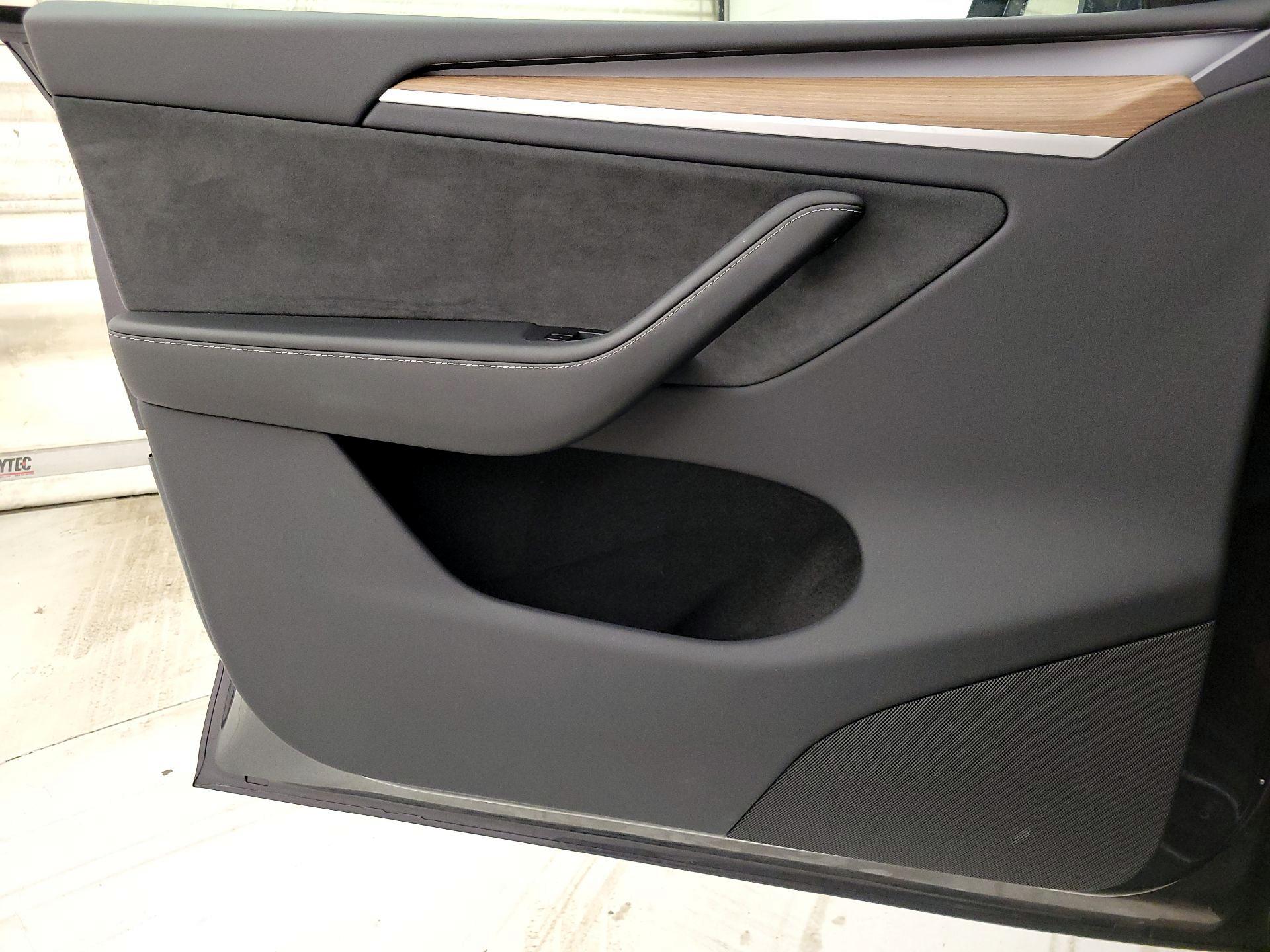 Thumbnail: 2025 Tesla Model Y - 12