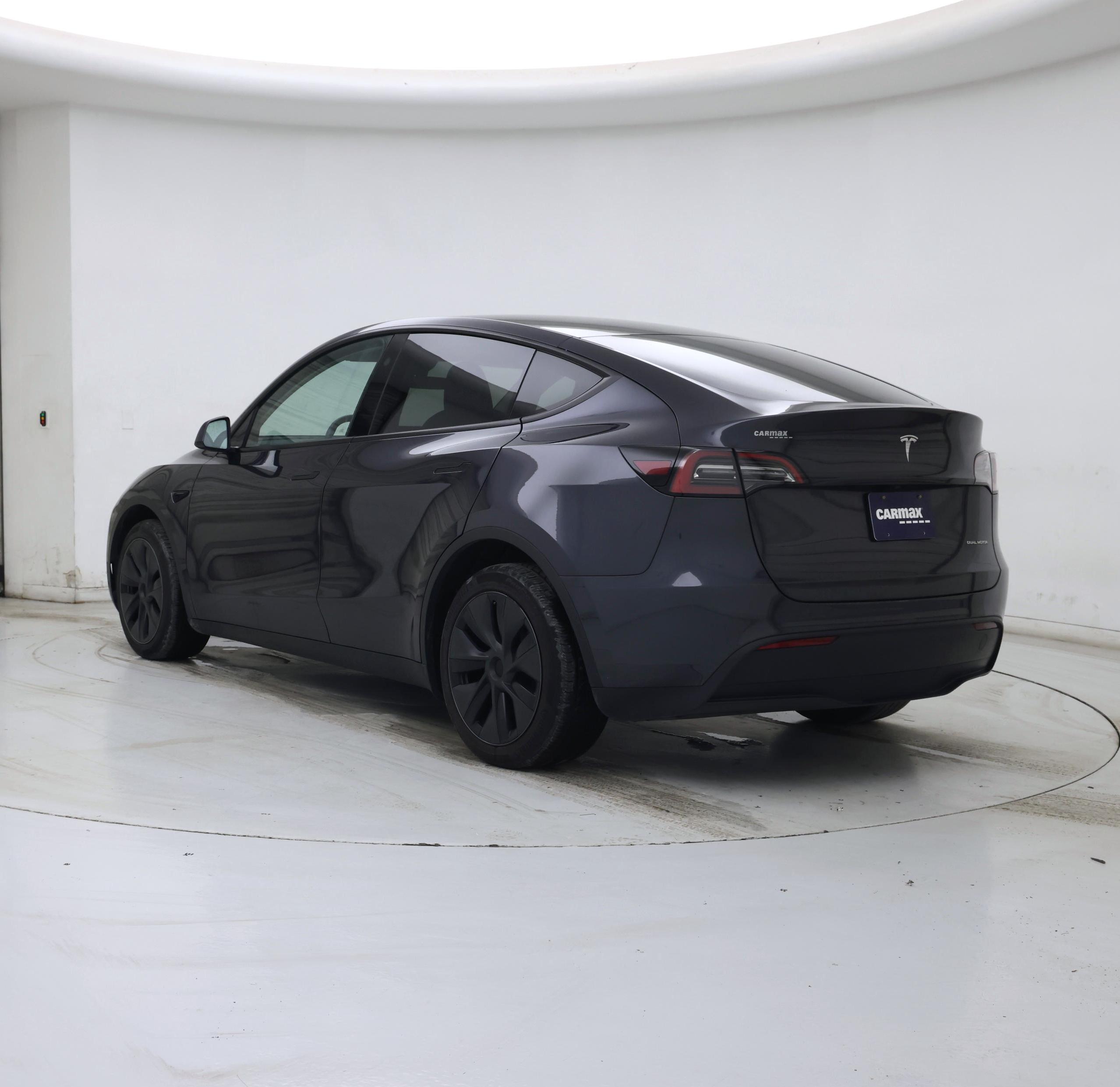 Thumbnail: 2025 Tesla Model Y - 2