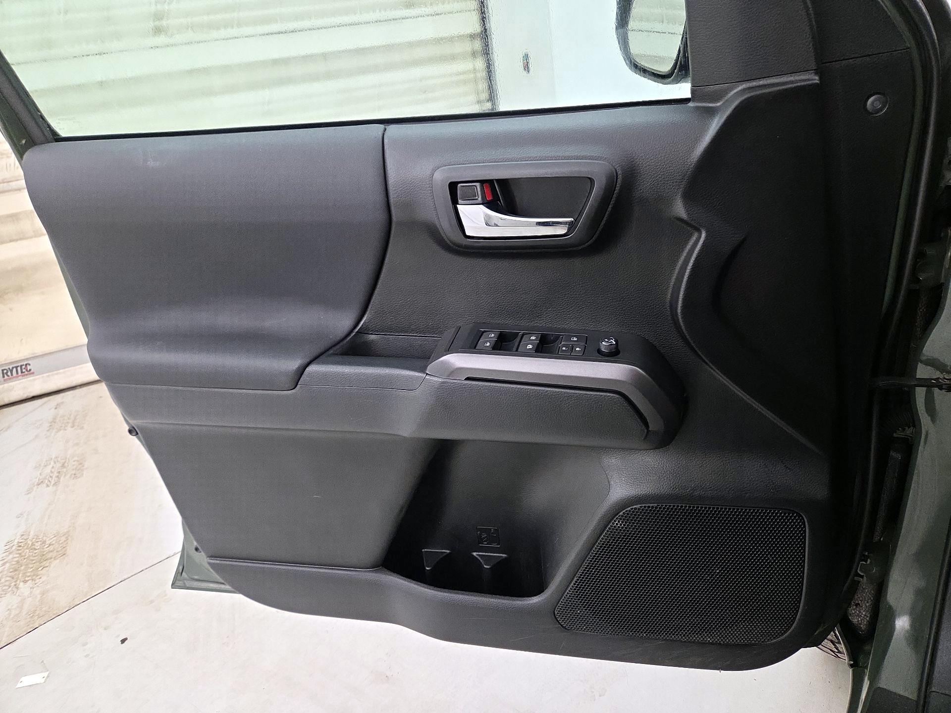 Thumbnail: 2021 Toyota Tacoma - 12