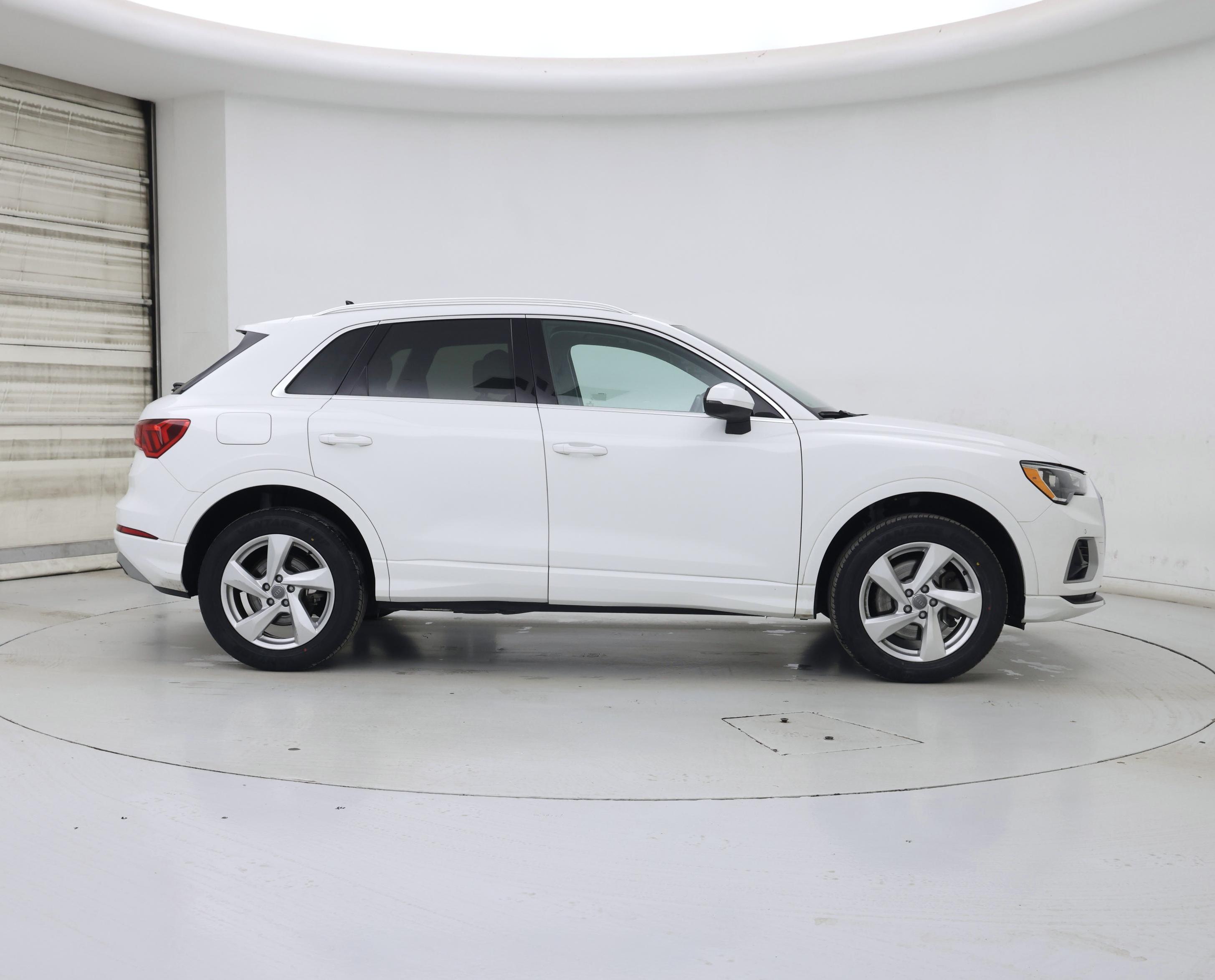 Thumbnail: 2020 Audi Q3 - 7