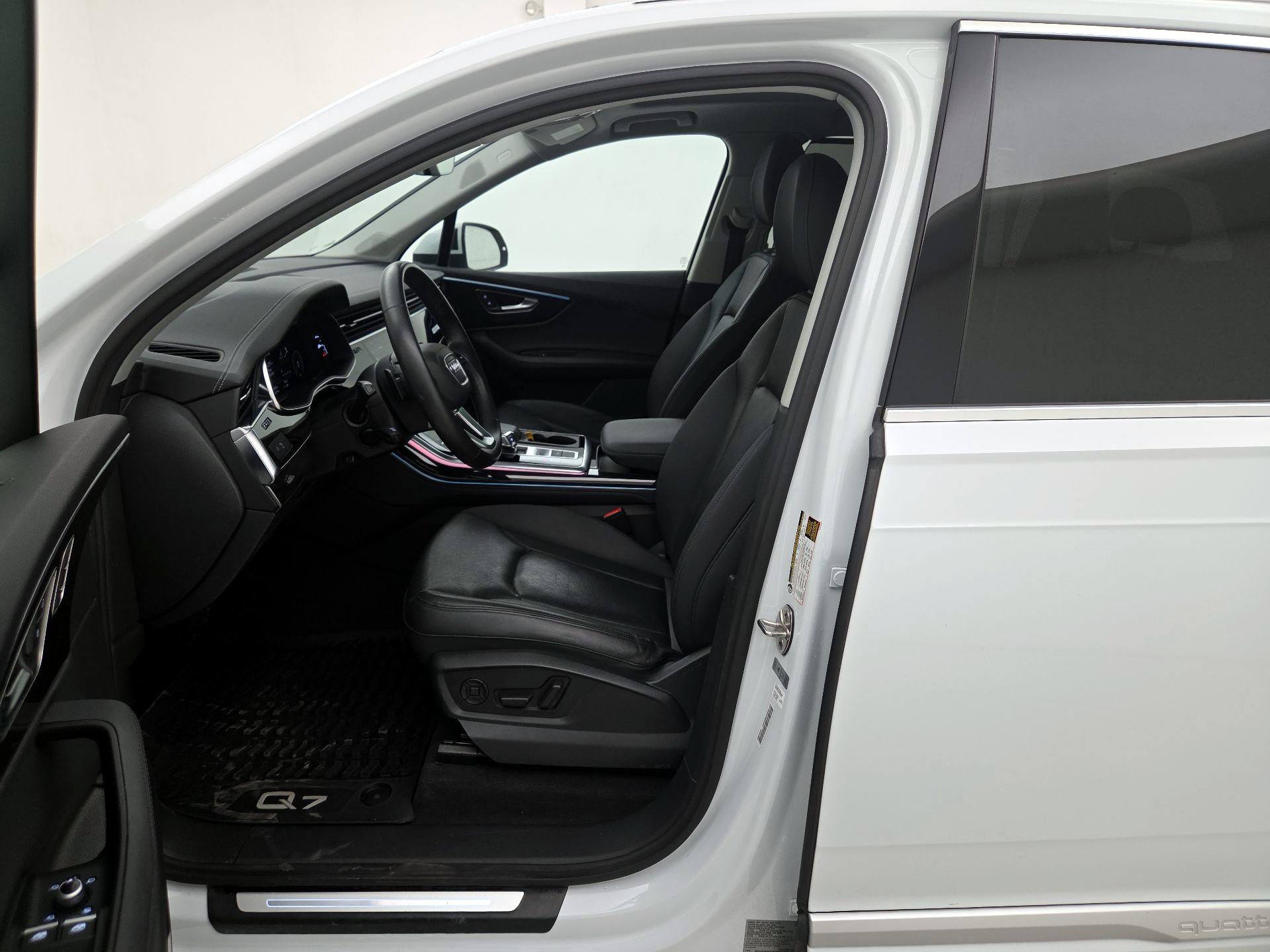 Thumbnail: 2023 Audi Q7 - 11