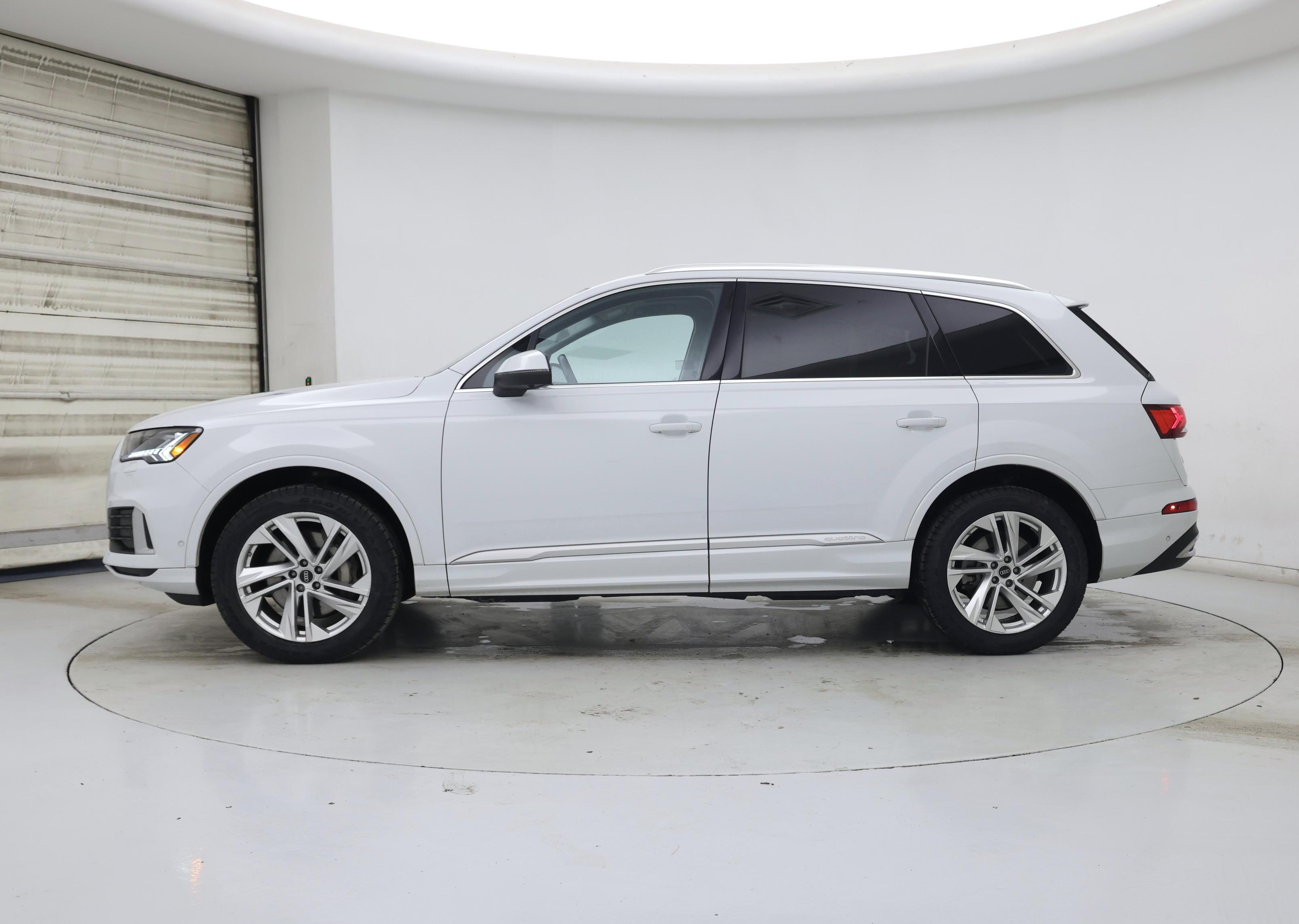 Thumbnail: 2023 Audi Q7 - 3