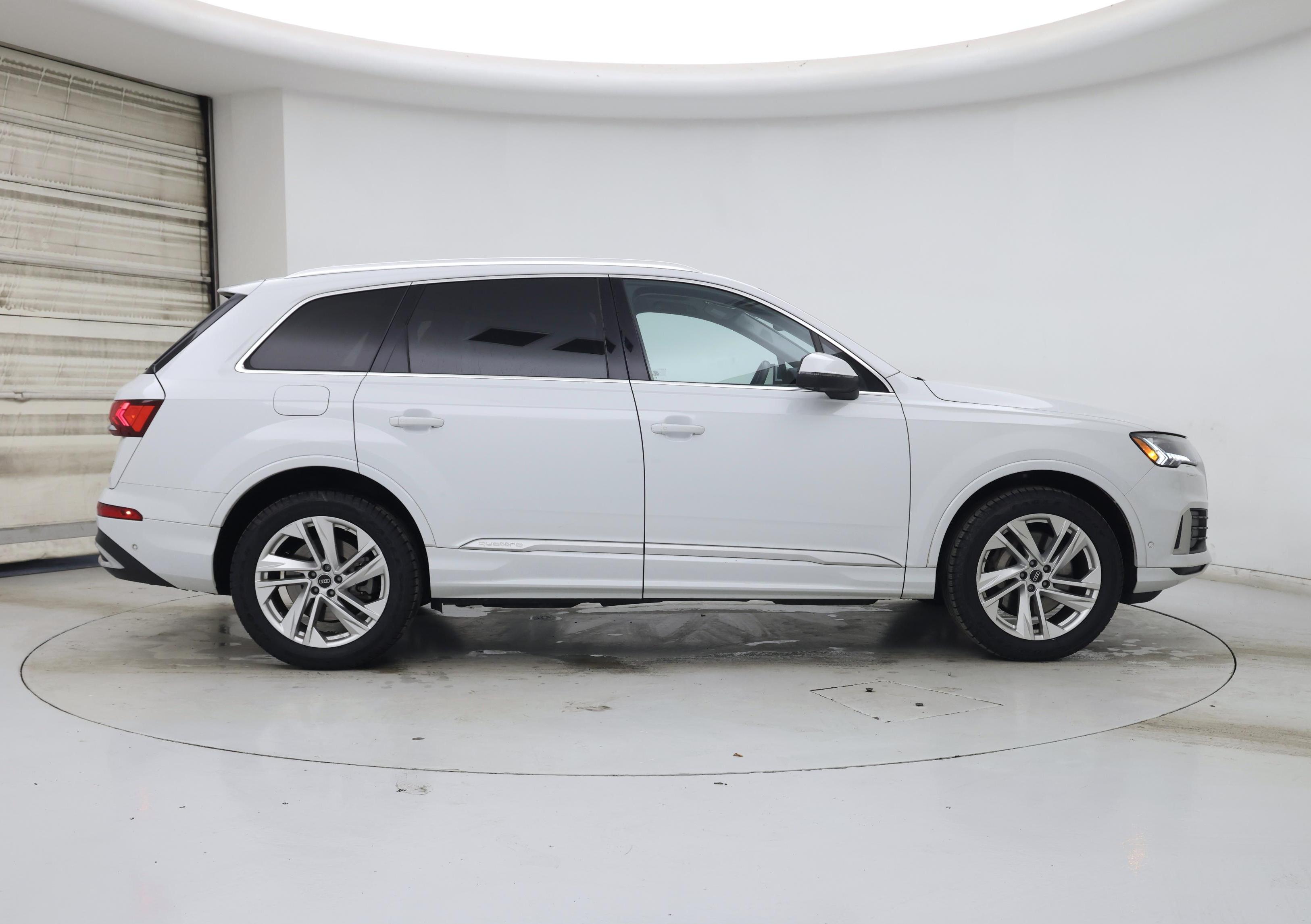 Thumbnail: 2023 Audi Q7 - 7