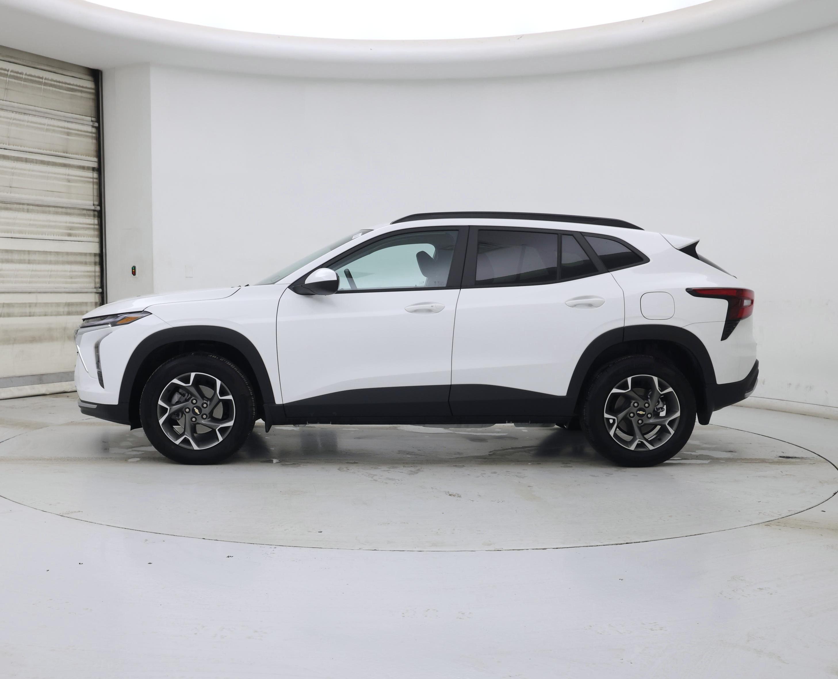 Thumbnail: 2025 Chevrolet Trax - 3