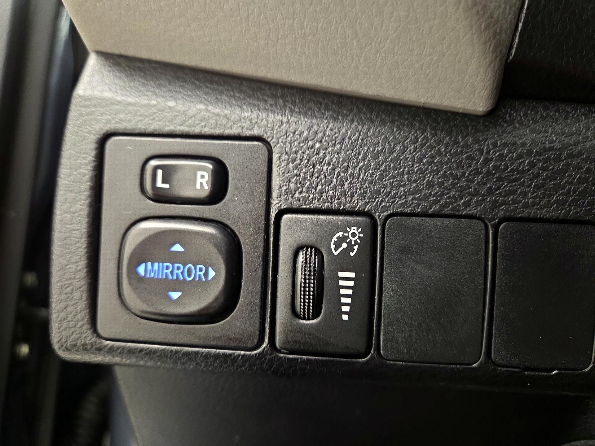 Thumbnail: 2016 Toyota Corolla - 13