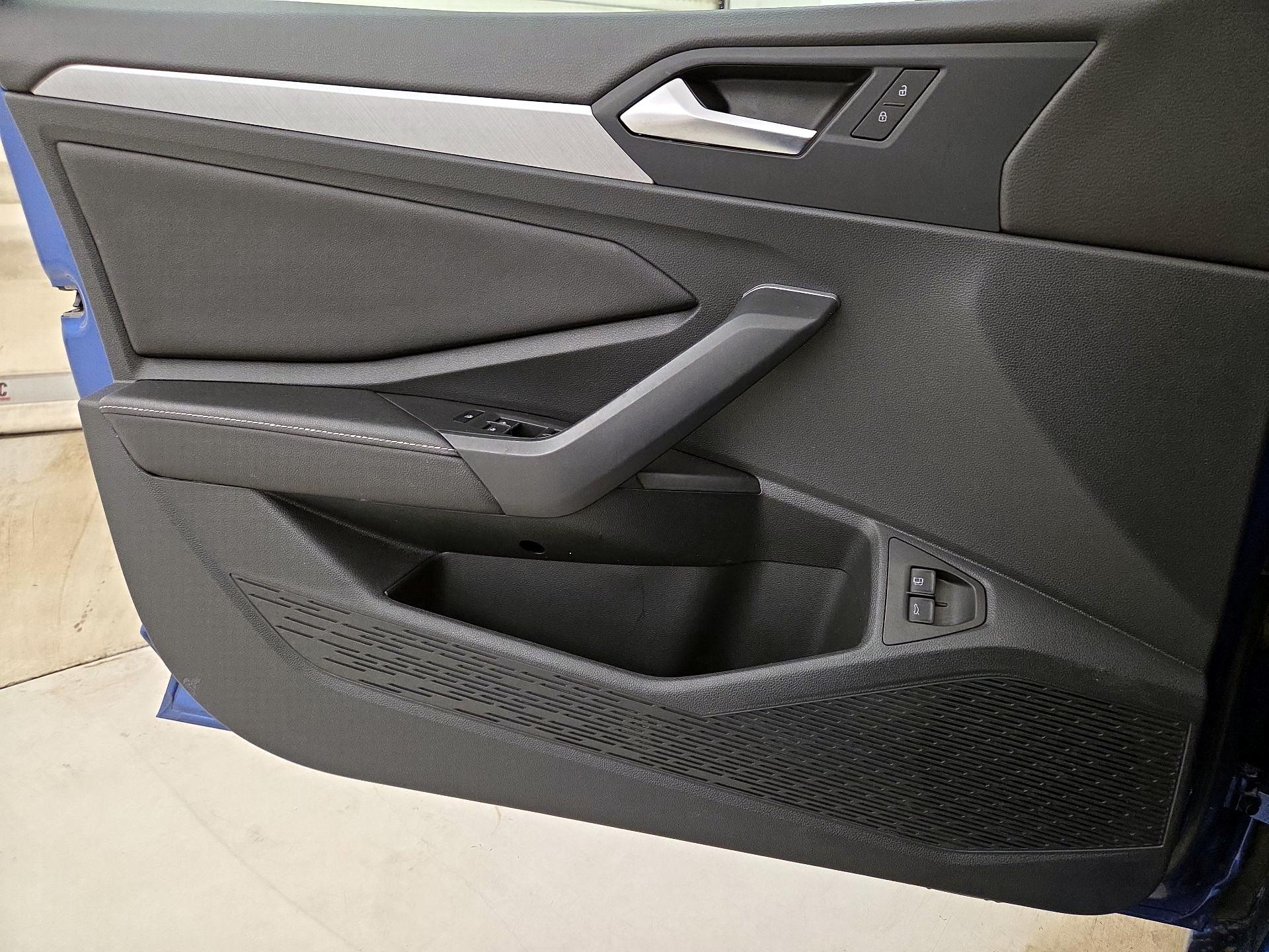 Thumbnail: 2024 Volkswagen Jetta - 12