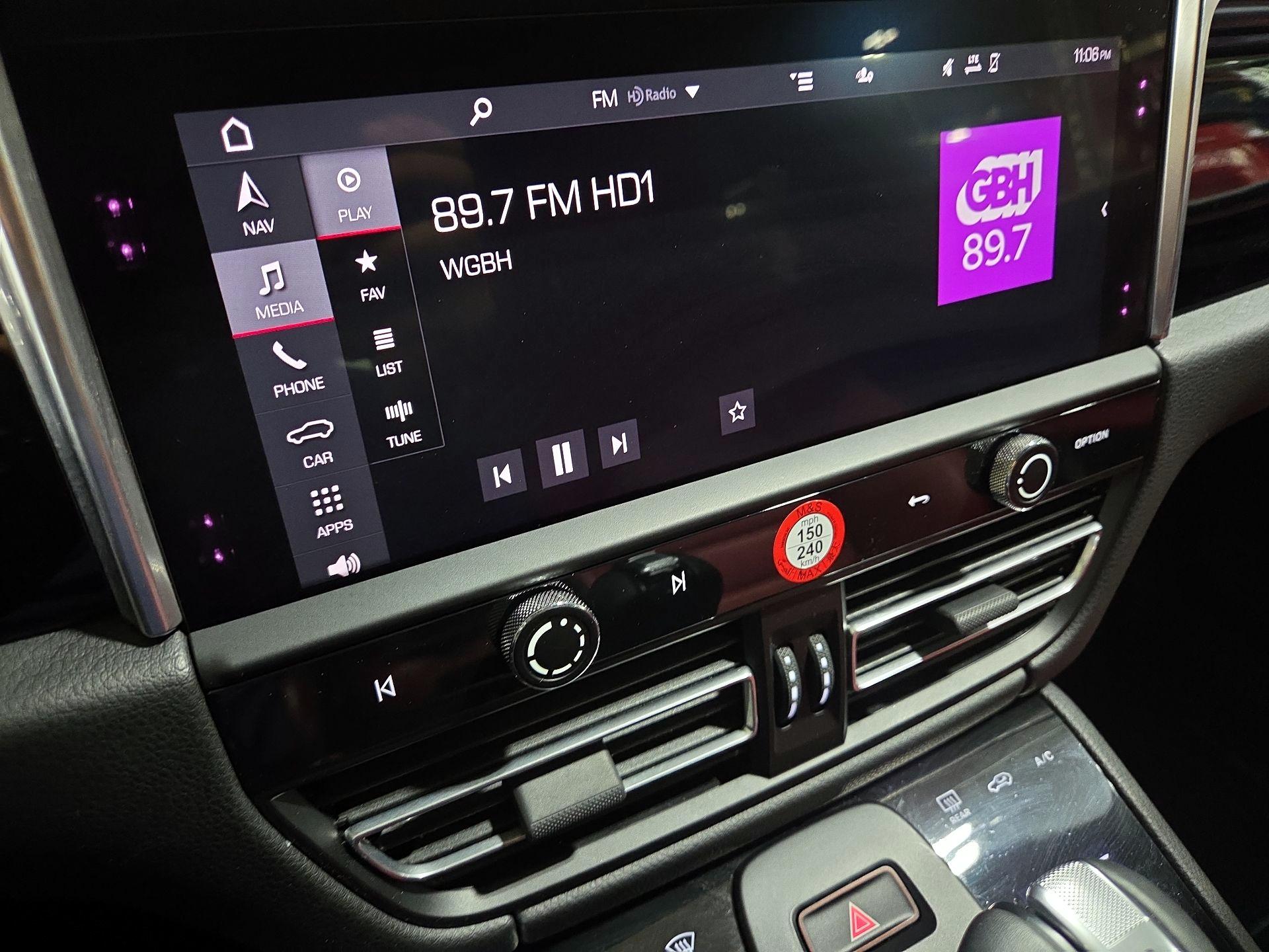 Thumbnail: 2024 Porsche Macan - 16