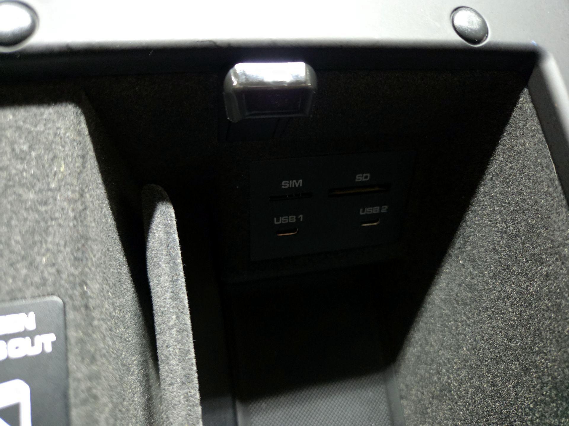 Thumbnail: 2024 Porsche Macan - 19