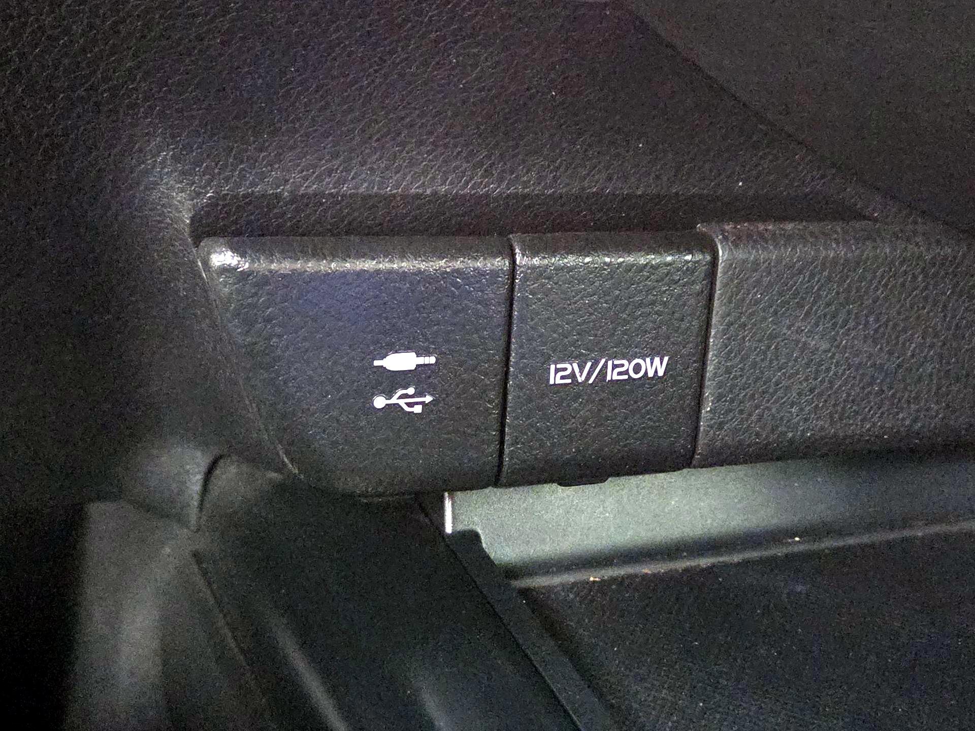 Thumbnail: 2019 Toyota Camry - 18