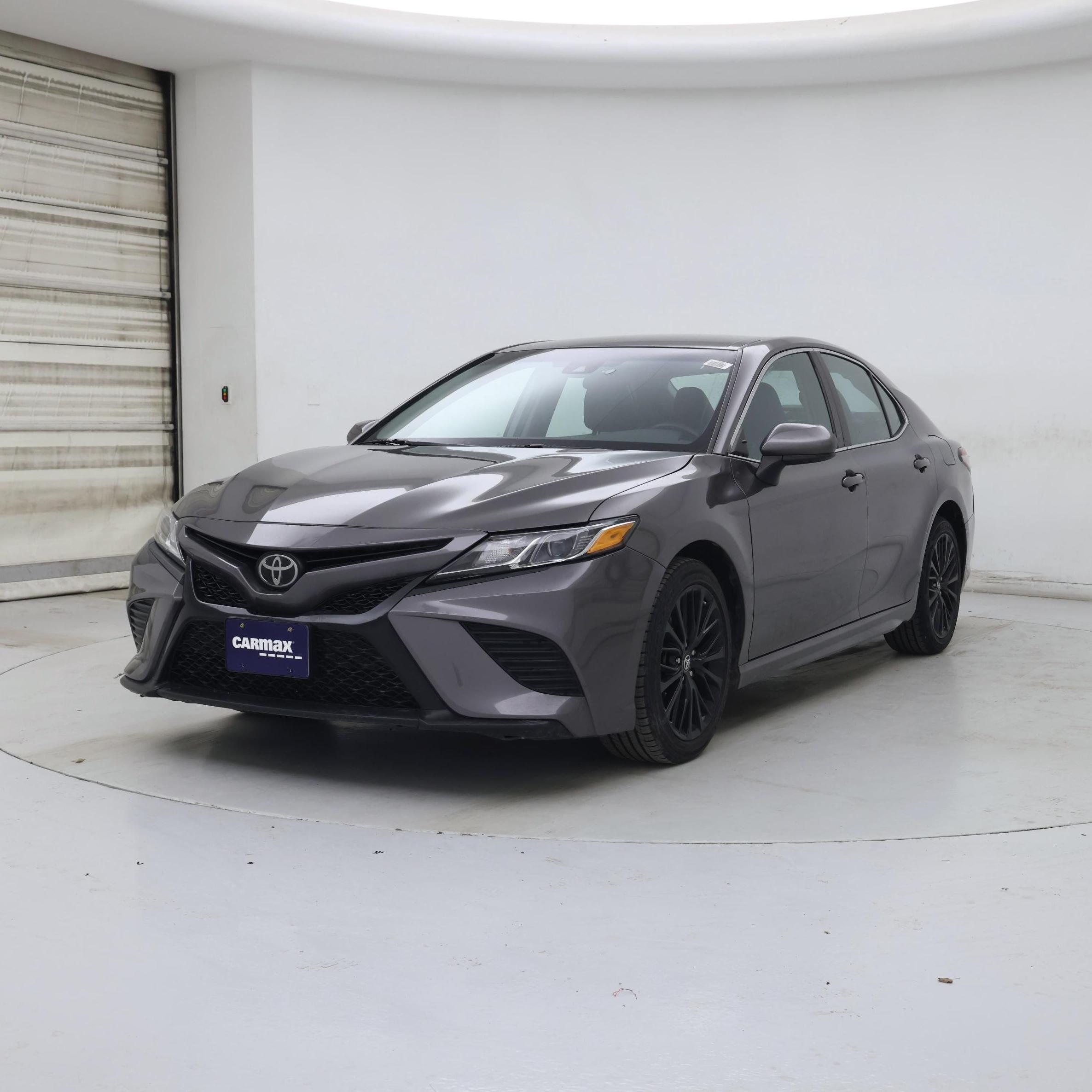 Thumbnail: 2019 Toyota Camry - 4