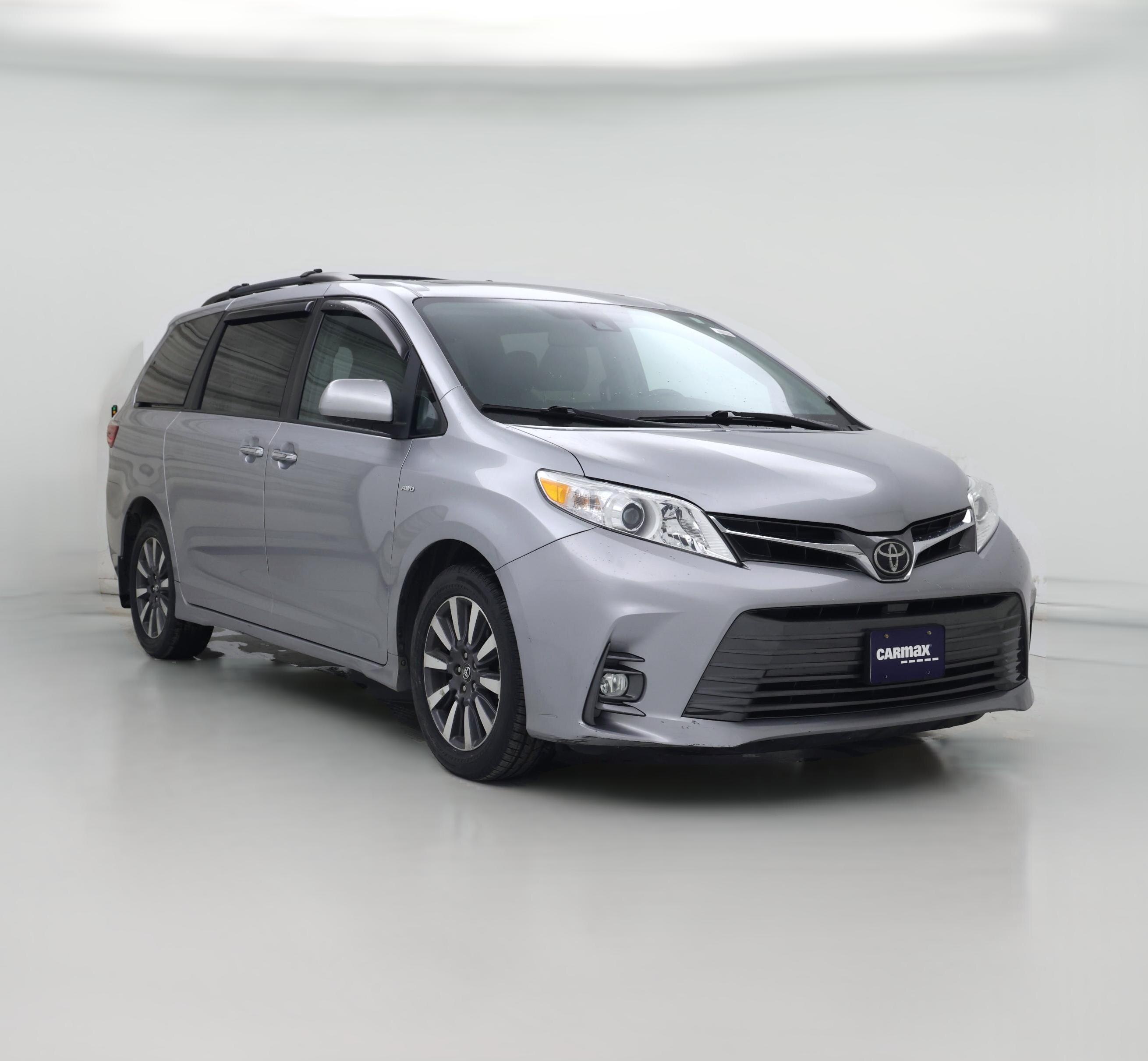 Thumbnail: 2018 Toyota Sienna - 1