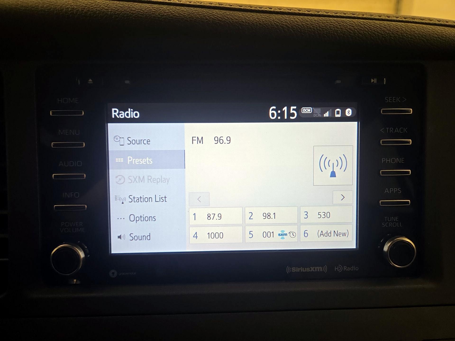 Thumbnail: 2018 Toyota Sienna - 15