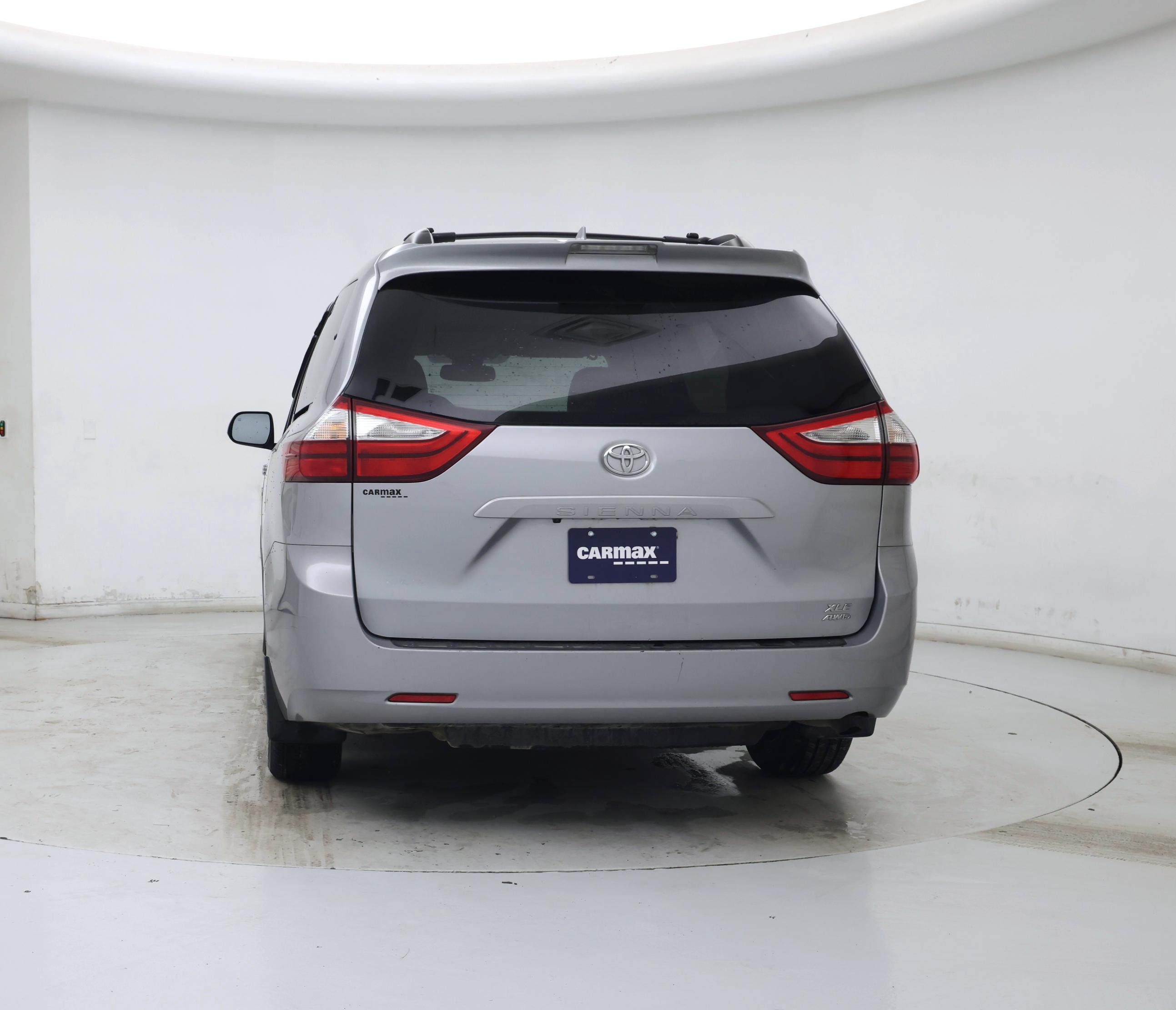 Thumbnail: 2018 Toyota Sienna - 6