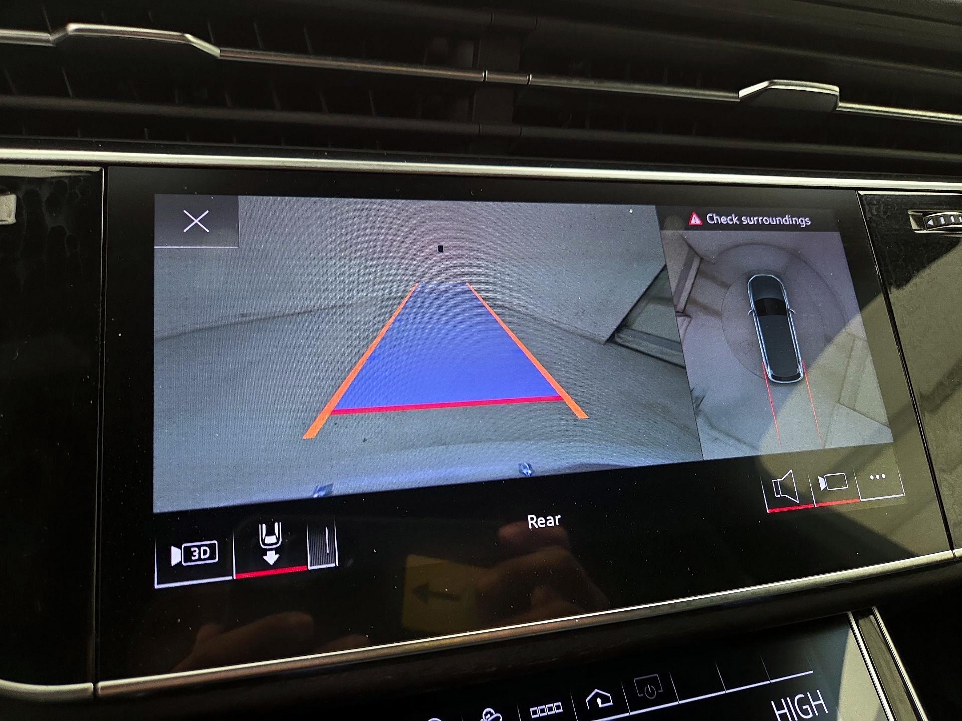 Thumbnail: 2022 Audi Q7 - 15