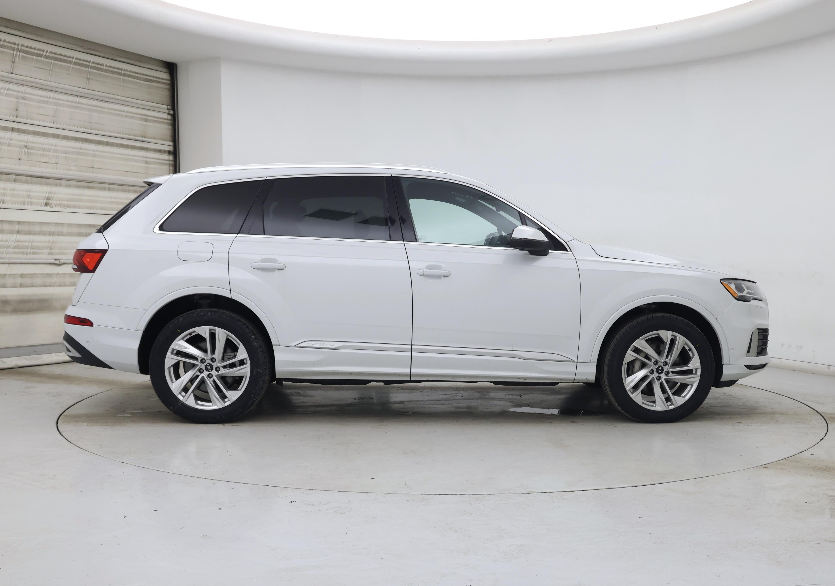 Thumbnail: 2022 Audi Q7 - 7