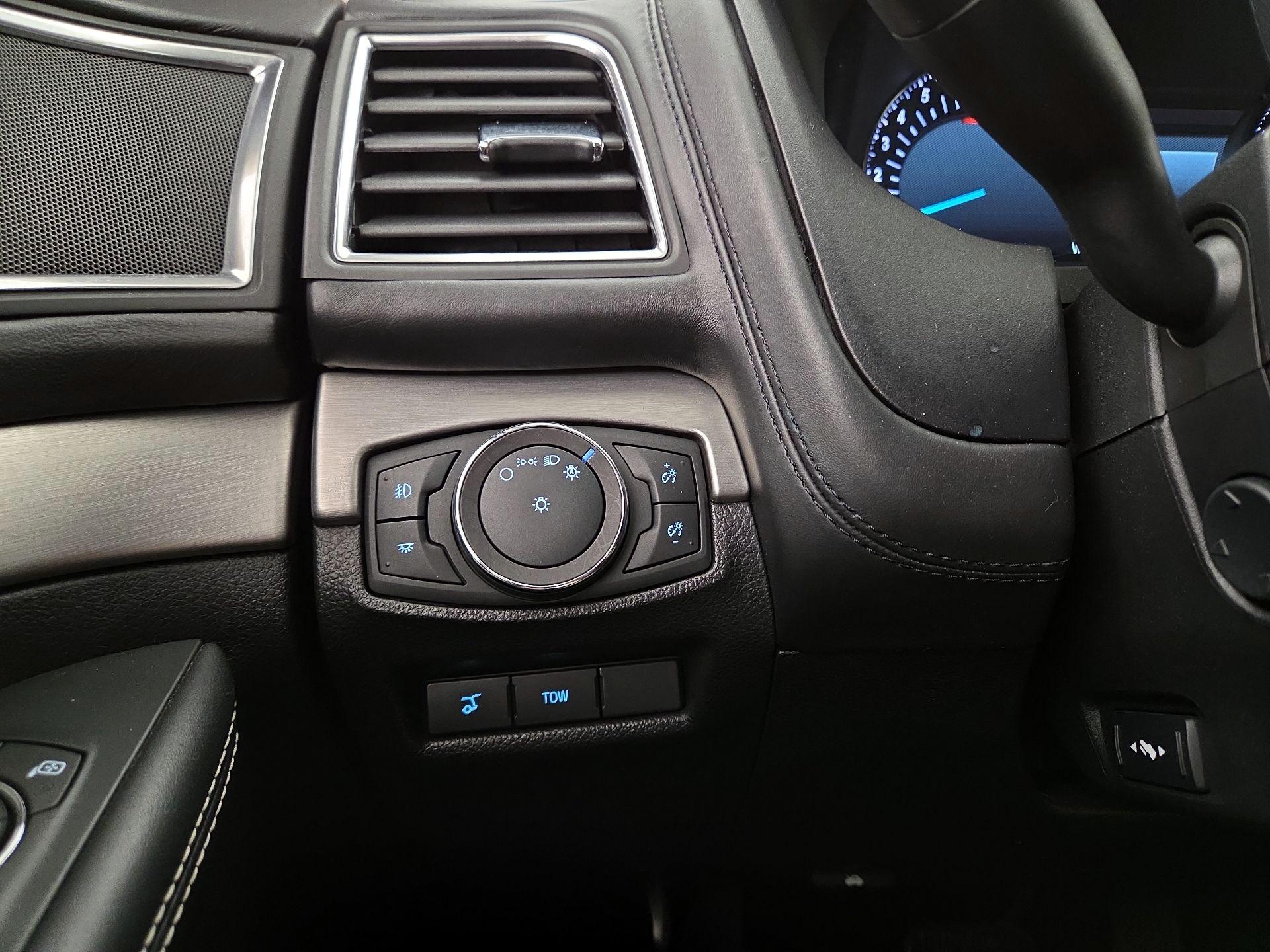 Thumbnail: 2019 Ford Explorer - 13