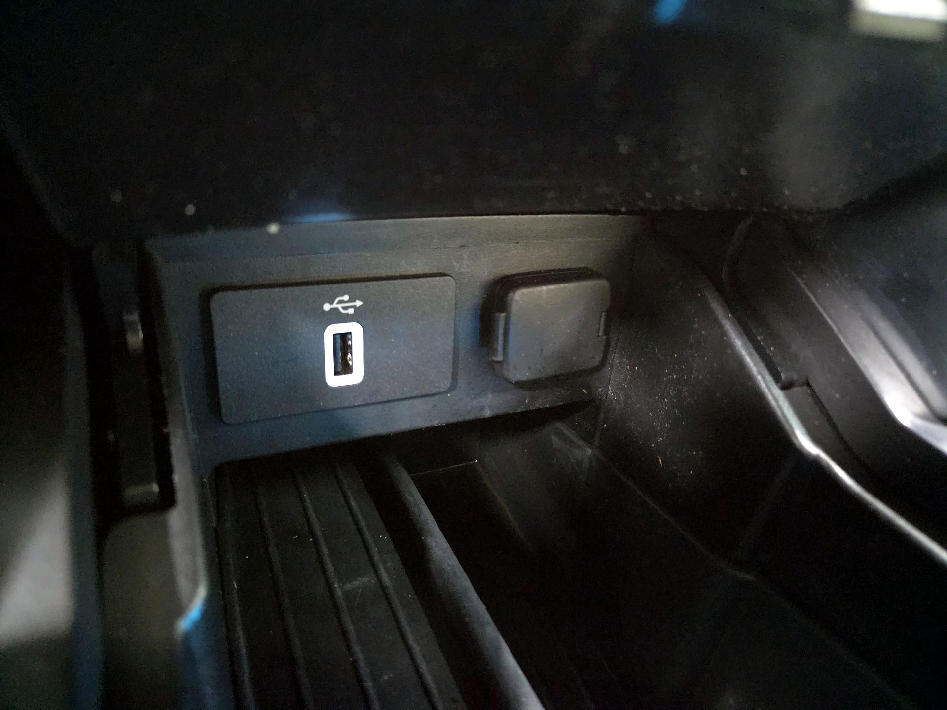 Thumbnail: 2019 Ford Explorer - 19