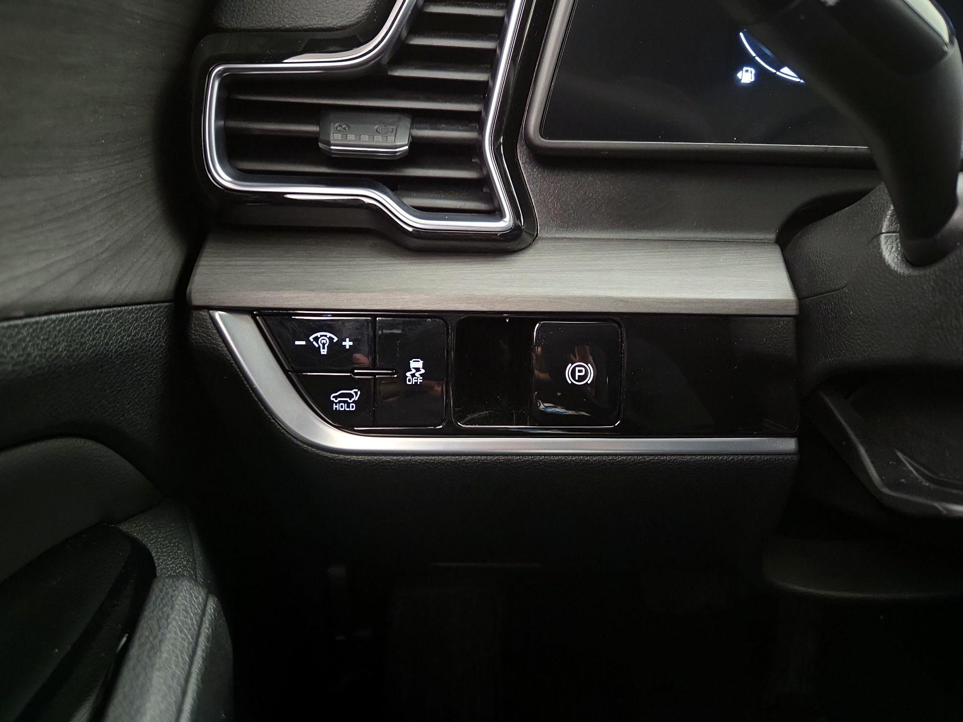 Thumbnail: 2024 Kia Sportage - 13