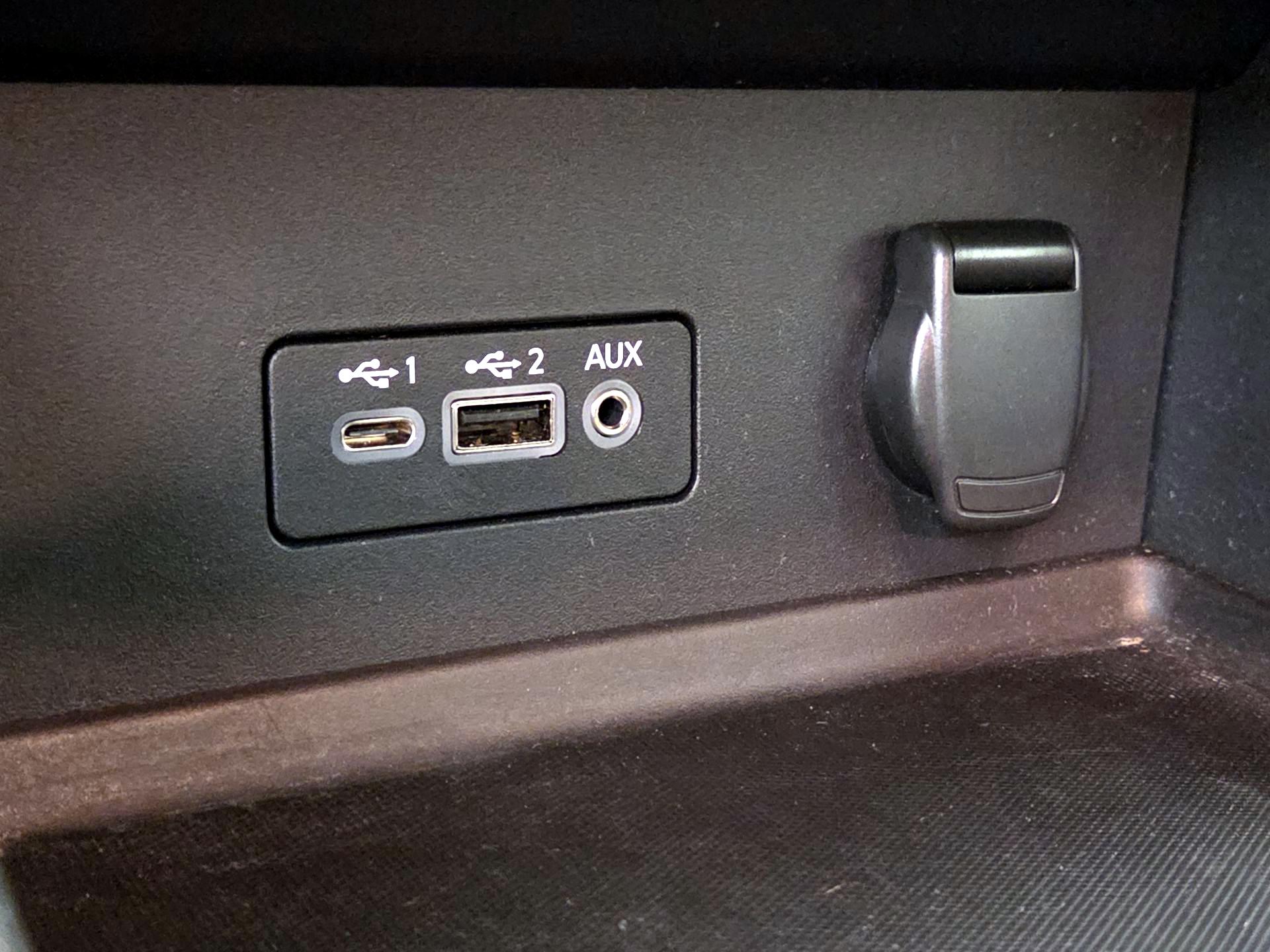 Thumbnail: 2020 Nissan Sentra - 18