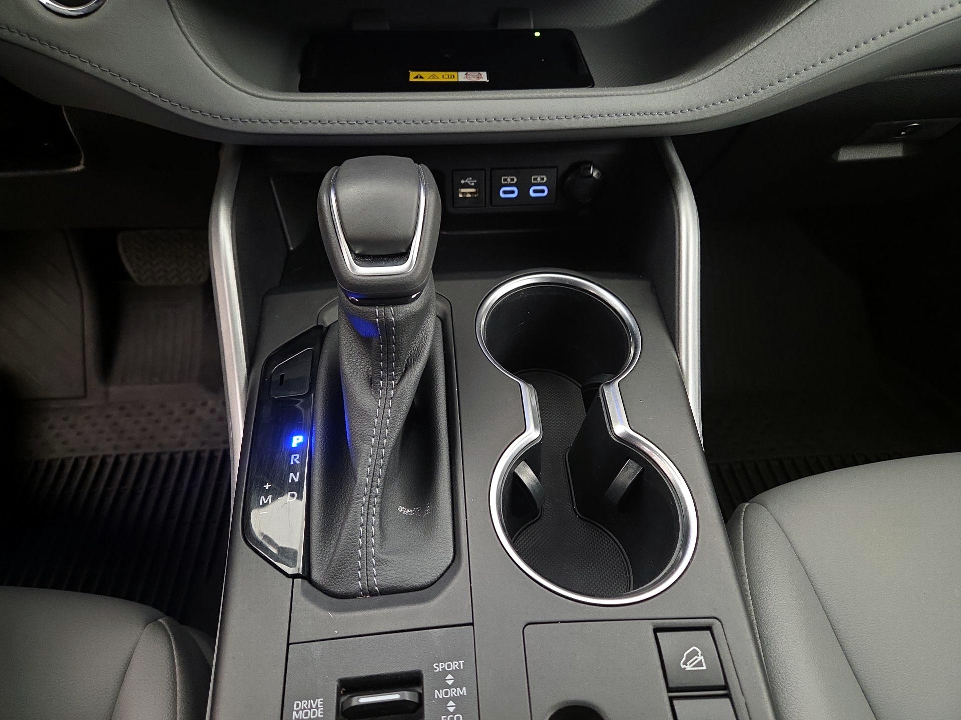 Thumbnail: 2023 Toyota Highlander - 17