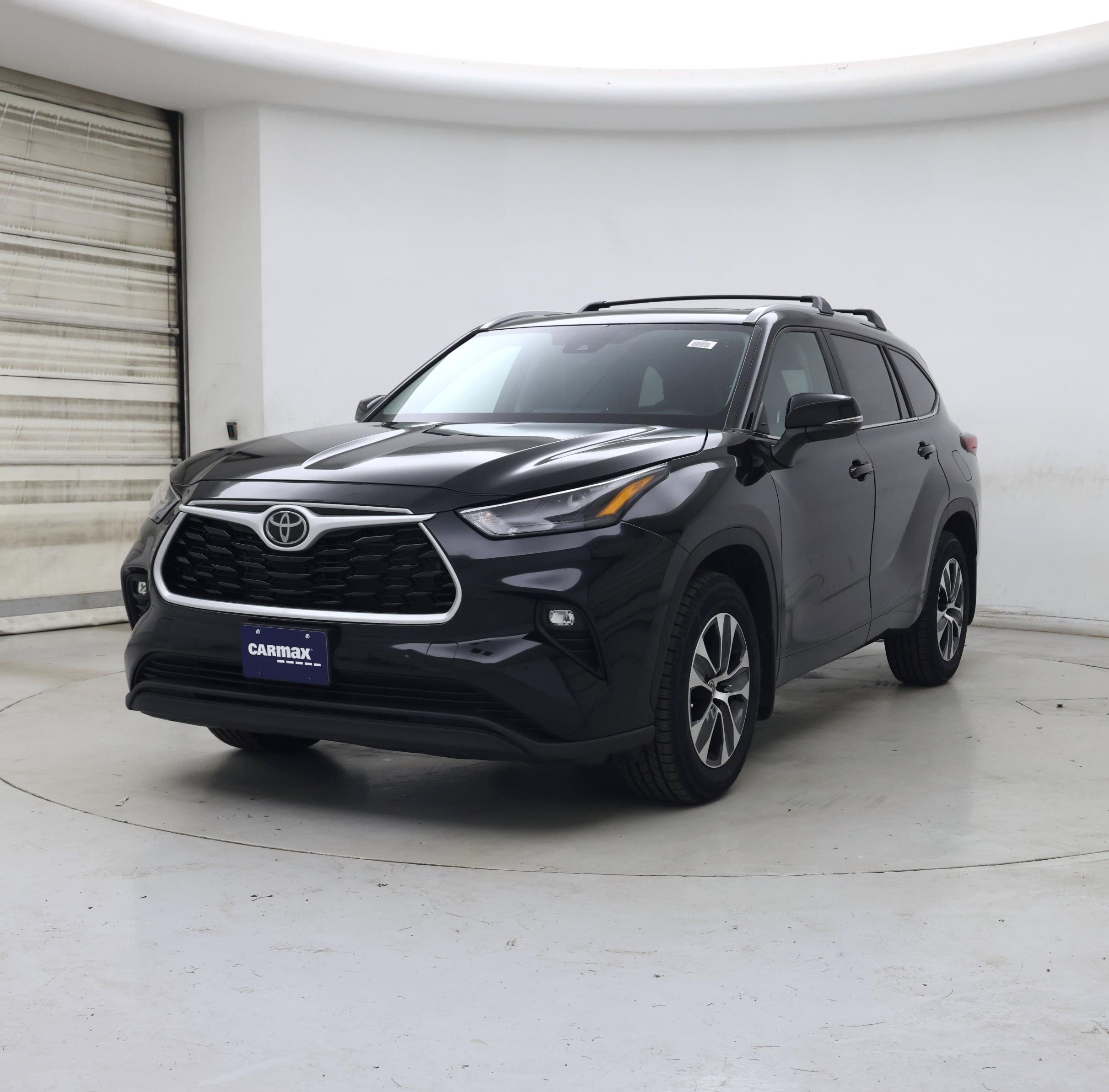 Thumbnail: 2023 Toyota Highlander - 4