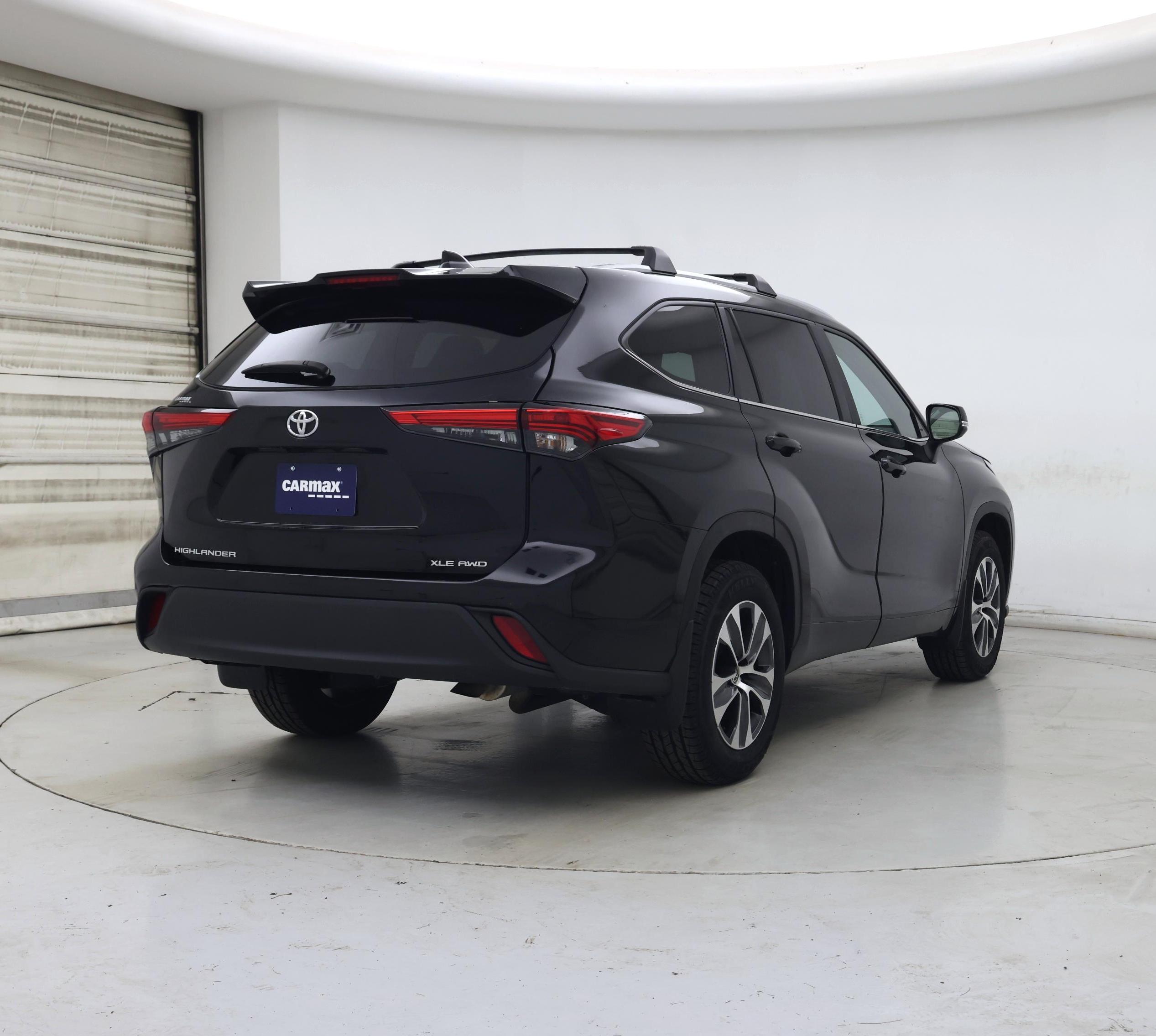 Thumbnail: 2023 Toyota Highlander - 8