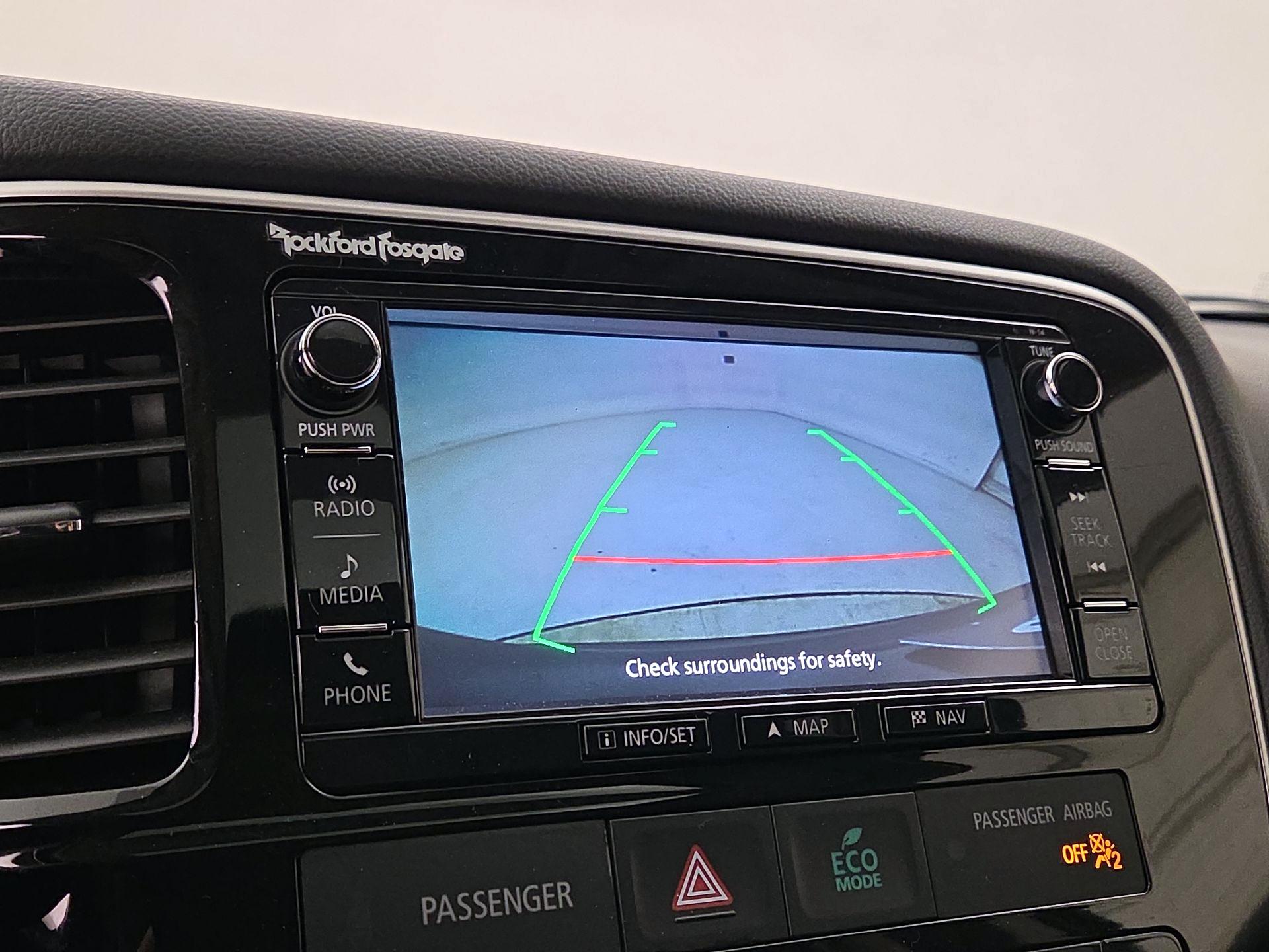 Thumbnail: 2016 Mitsubishi Outlander - 14