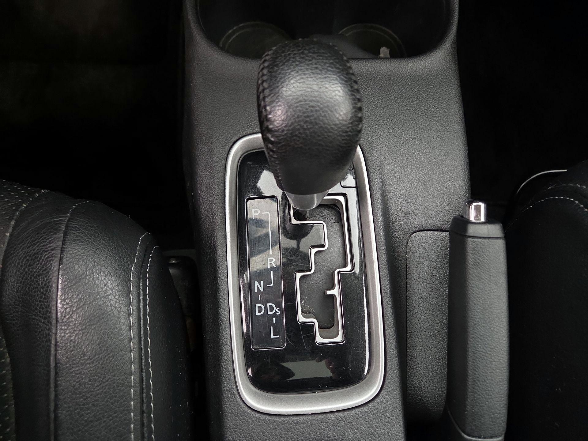 Thumbnail: 2016 Mitsubishi Outlander - 17