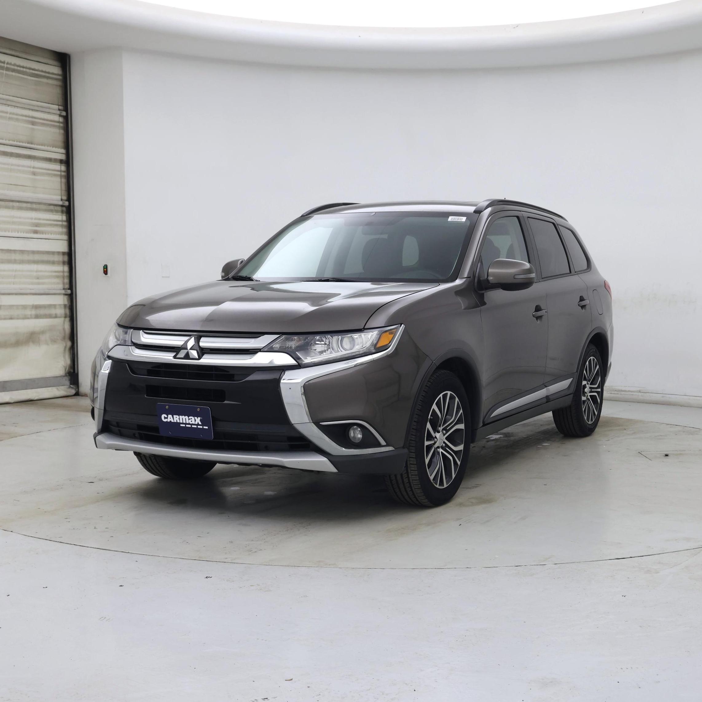 Thumbnail: 2016 Mitsubishi Outlander - 4