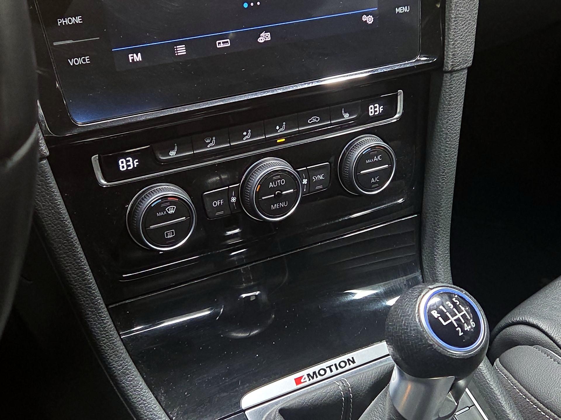 Thumbnail: 2019 Volkswagen Golf - 16