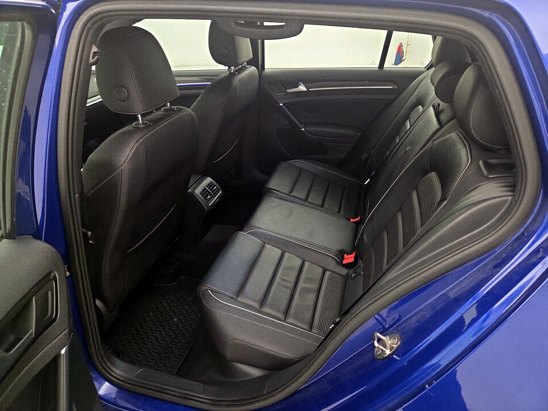 Thumbnail: 2019 Volkswagen Golf - 19