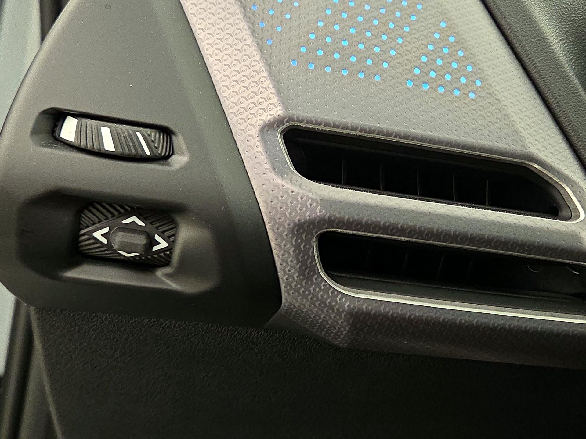 Thumbnail: 2025 BMW 2 Series - 13