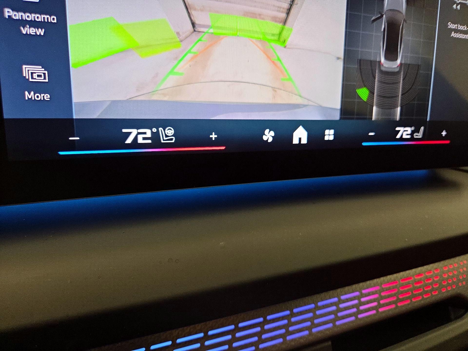 Thumbnail: 2025 BMW 2 Series - 16