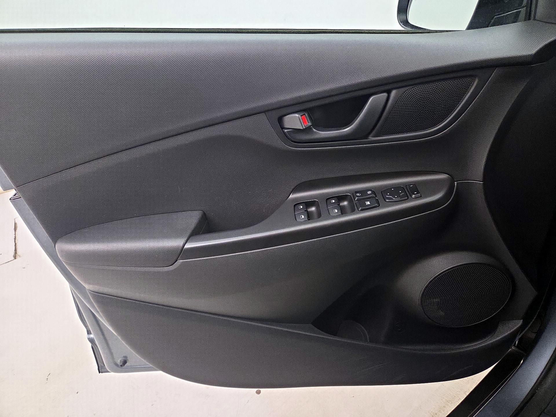 Thumbnail: 2020 Hyundai Kona - 12