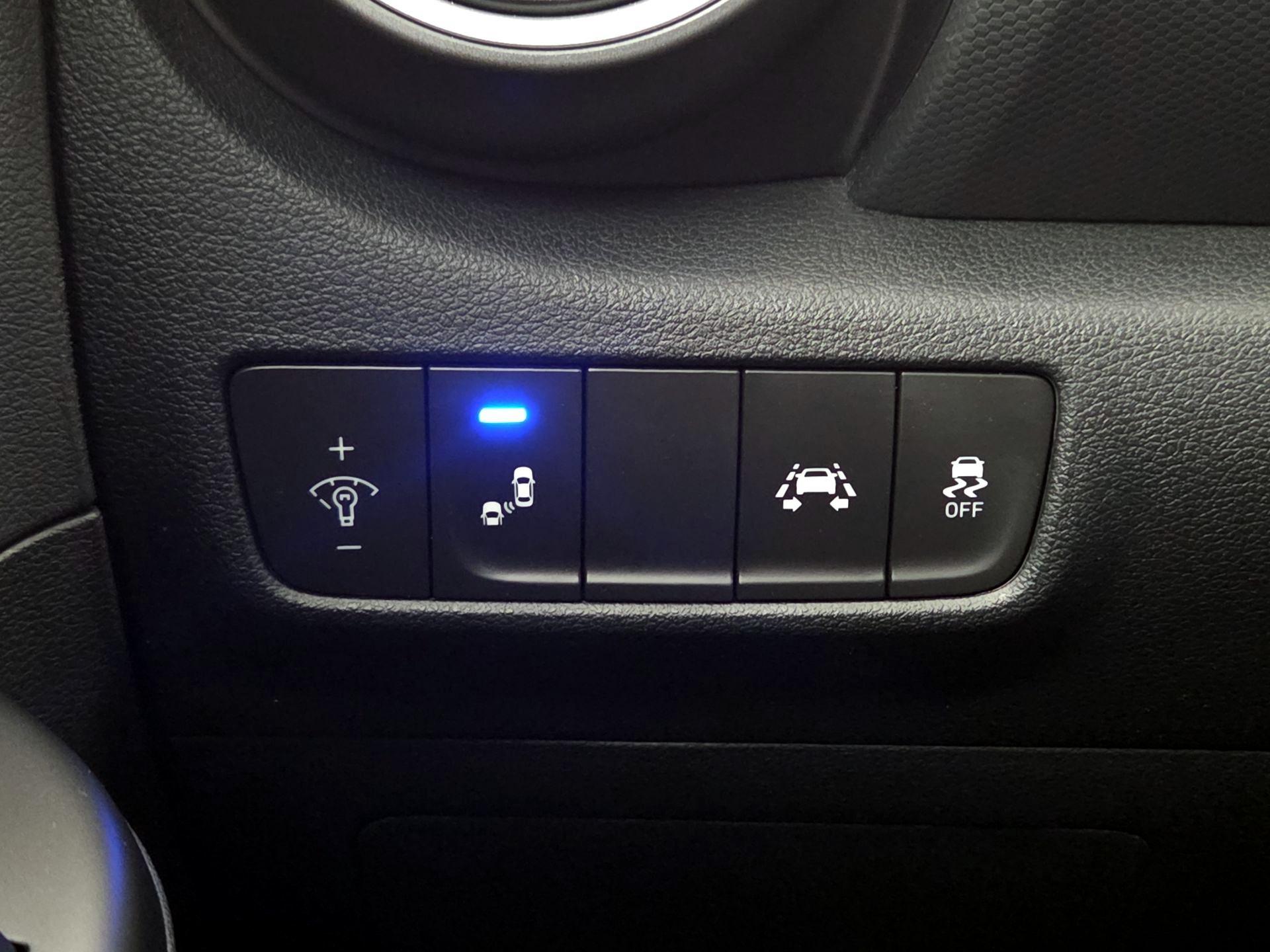 Thumbnail: 2020 Hyundai Kona - 13