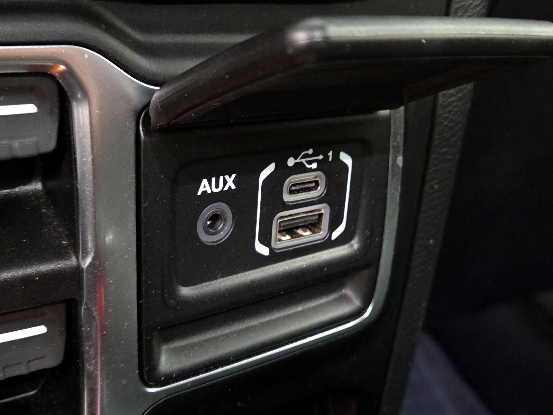 Thumbnail: 2021 Jeep Gladiator - 18