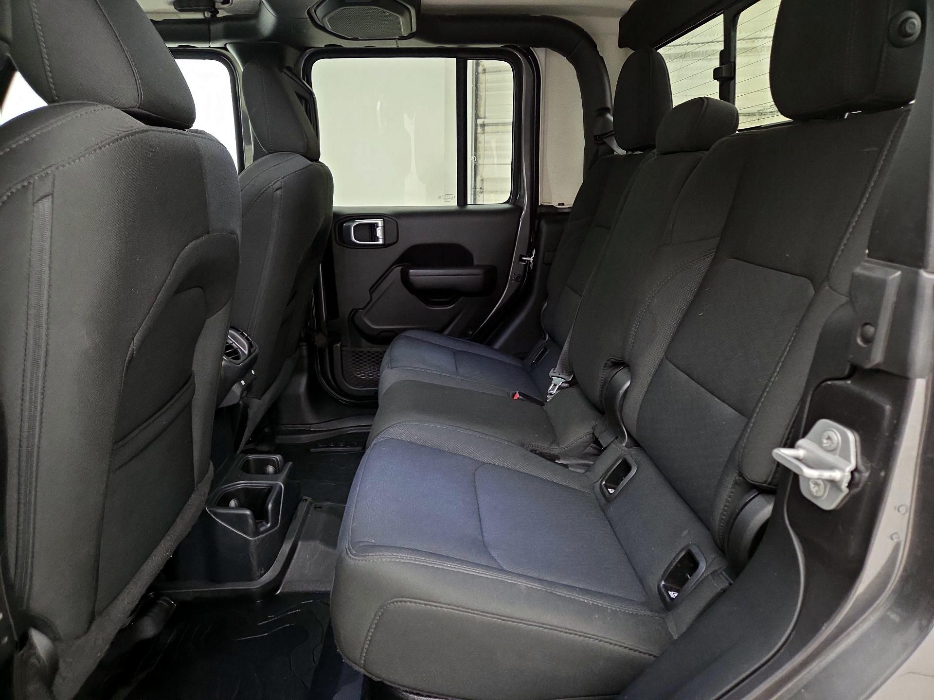 Thumbnail: 2021 Jeep Gladiator - 19