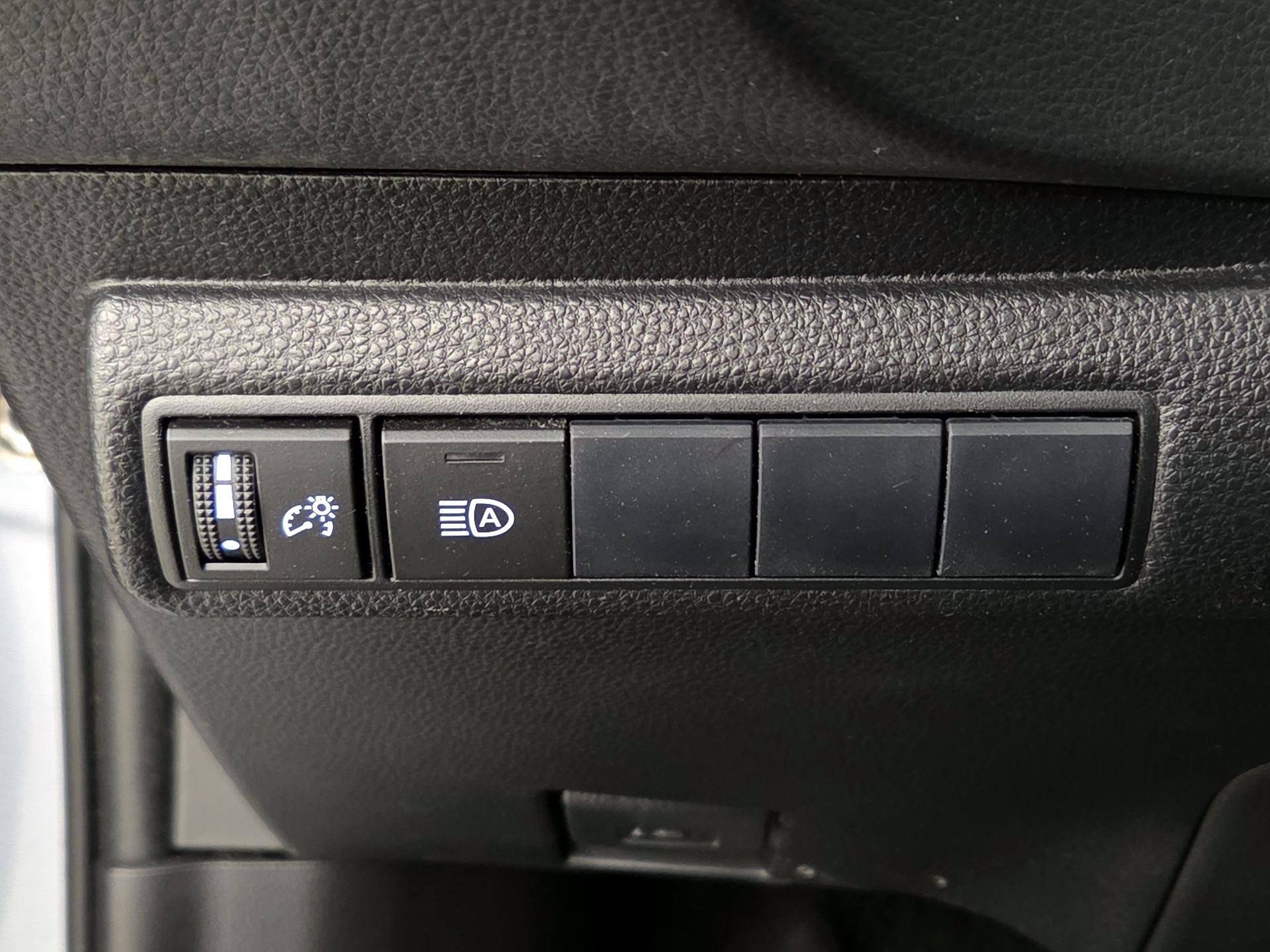 Thumbnail: 2020 Toyota Corolla - 13