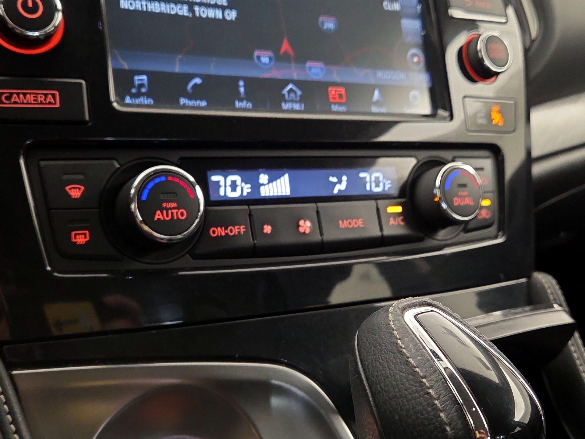 Thumbnail: 2018 Nissan Maxima - 17