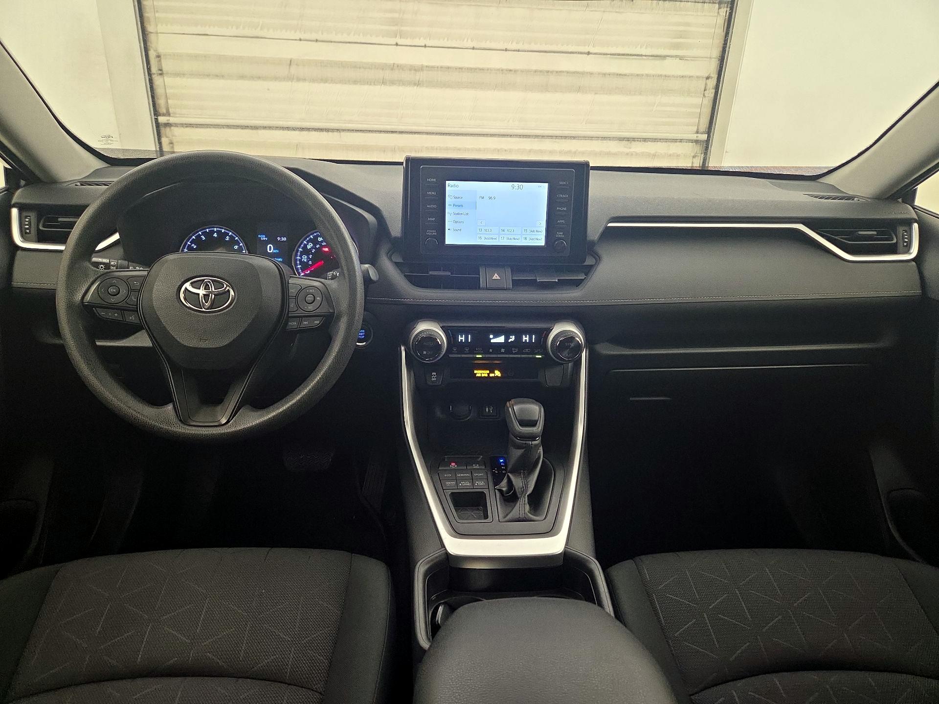 Thumbnail: 2019 Toyota RAV4 - 9