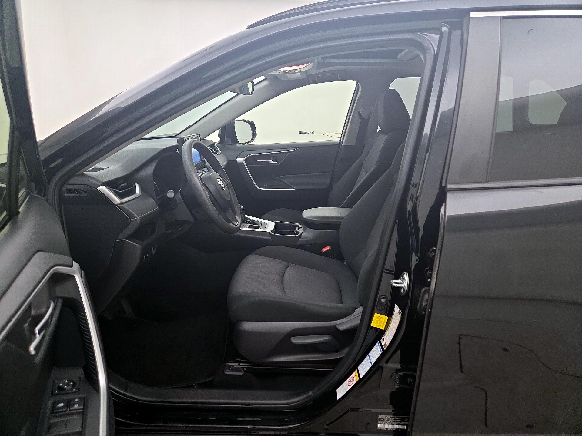 Thumbnail: 2019 Toyota RAV4 - 11