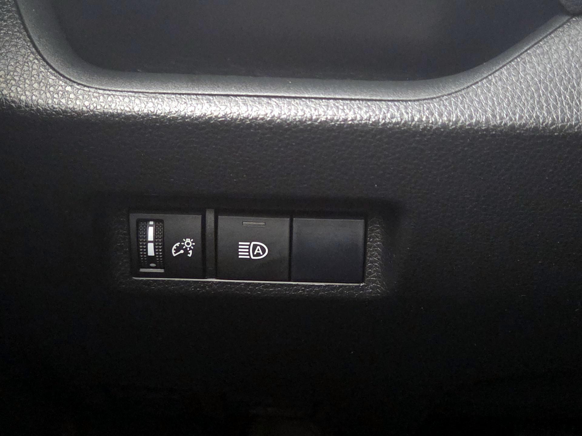 Thumbnail: 2019 Toyota RAV4 - 13