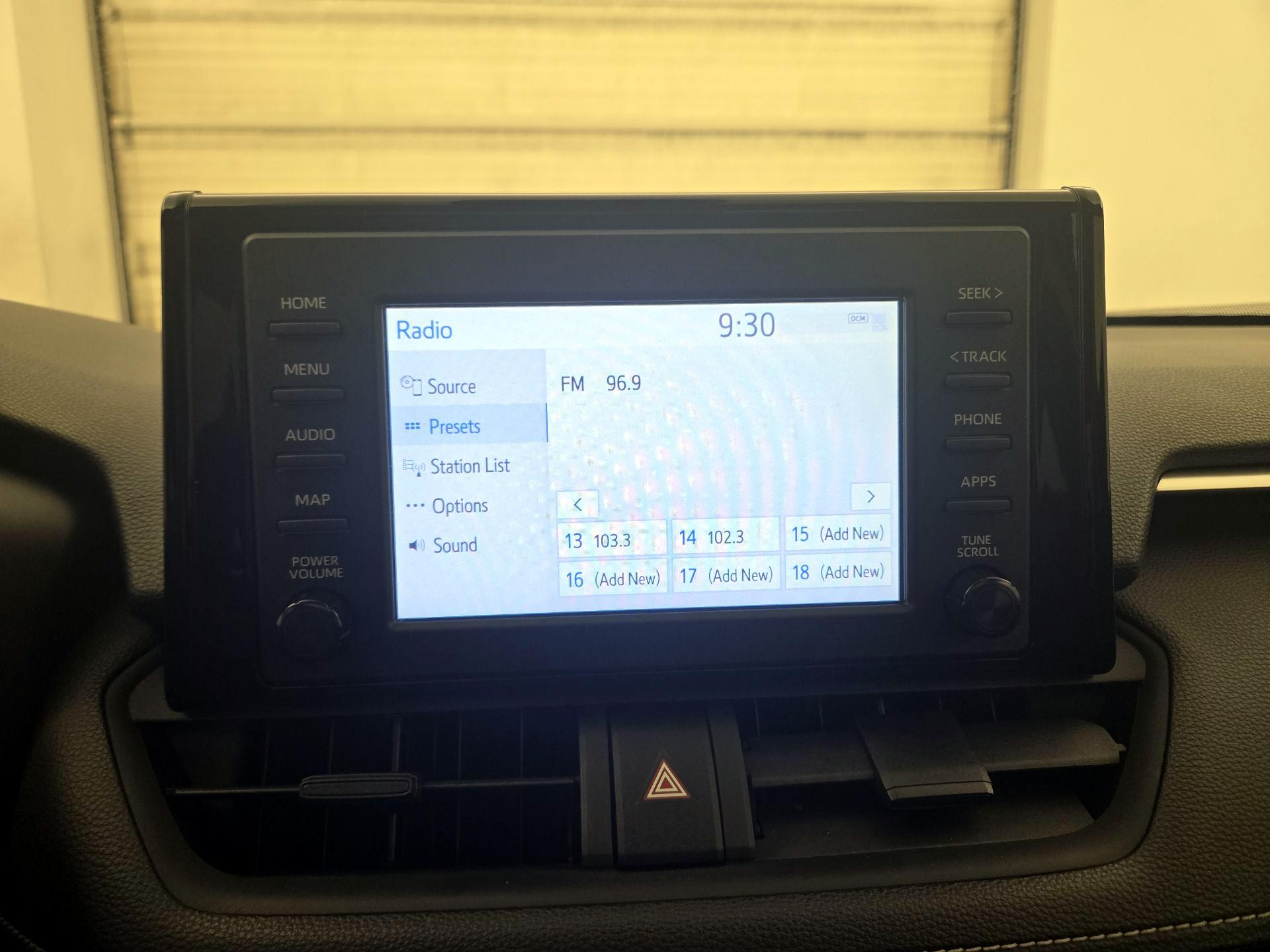 Thumbnail: 2019 Toyota RAV4 - 15