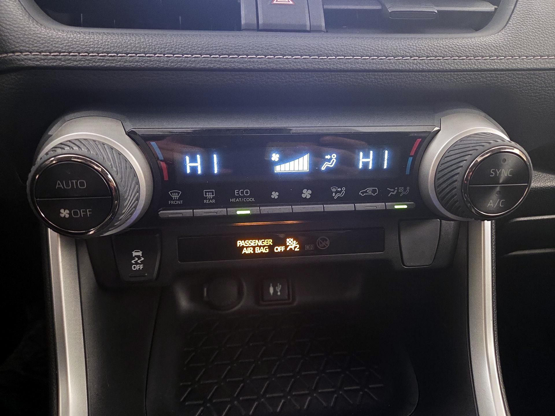 Thumbnail: 2019 Toyota RAV4 - 16