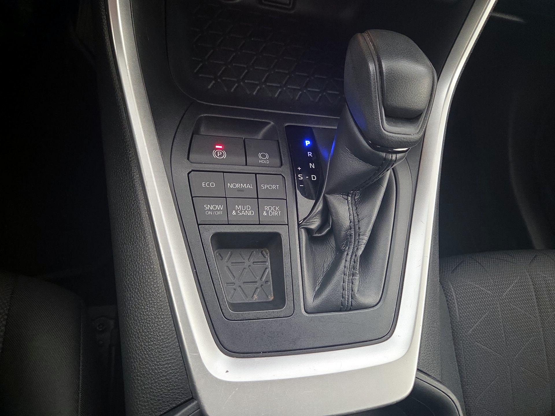 Thumbnail: 2019 Toyota RAV4 - 17