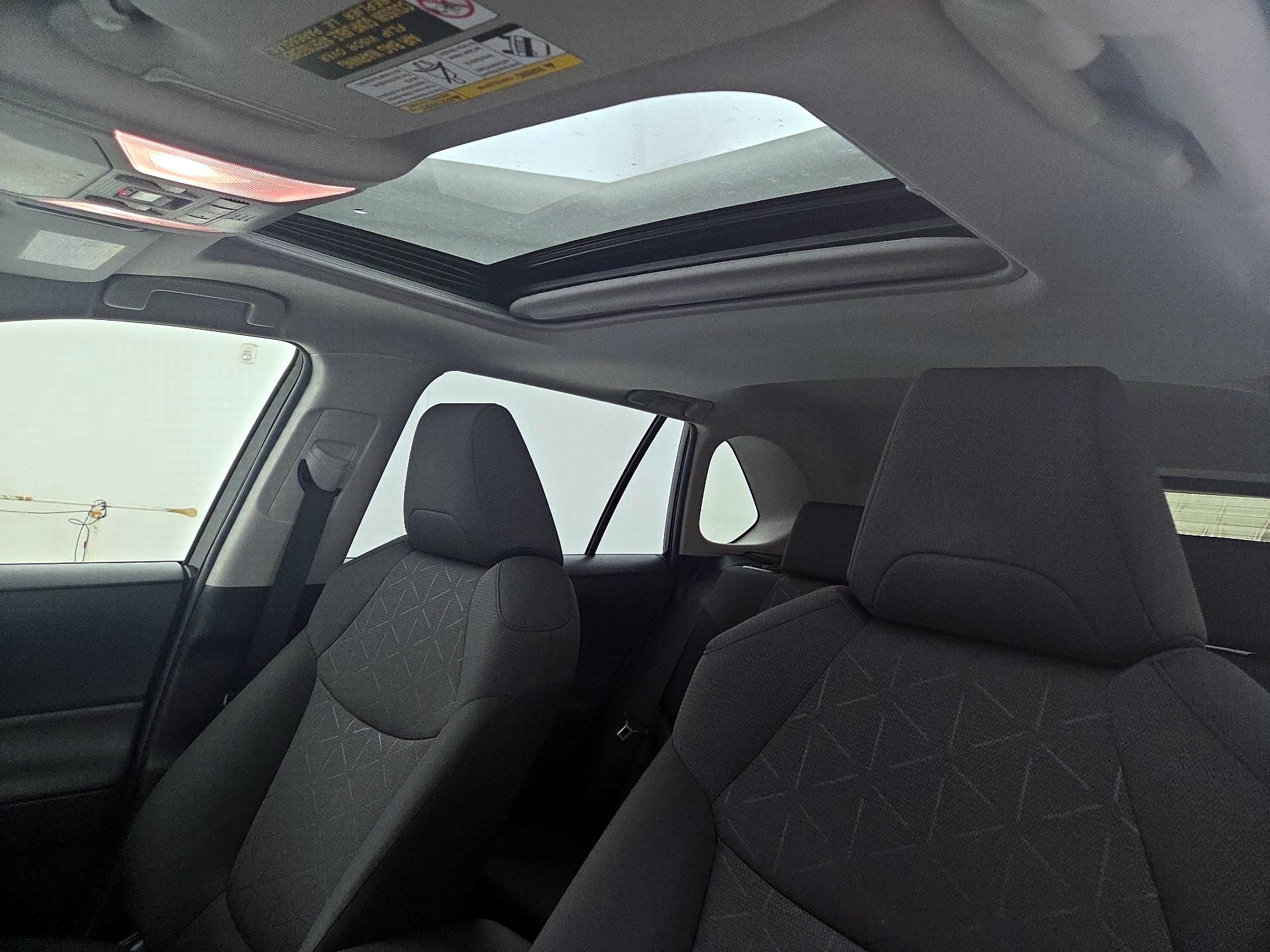 Thumbnail: 2019 Toyota RAV4 - 19