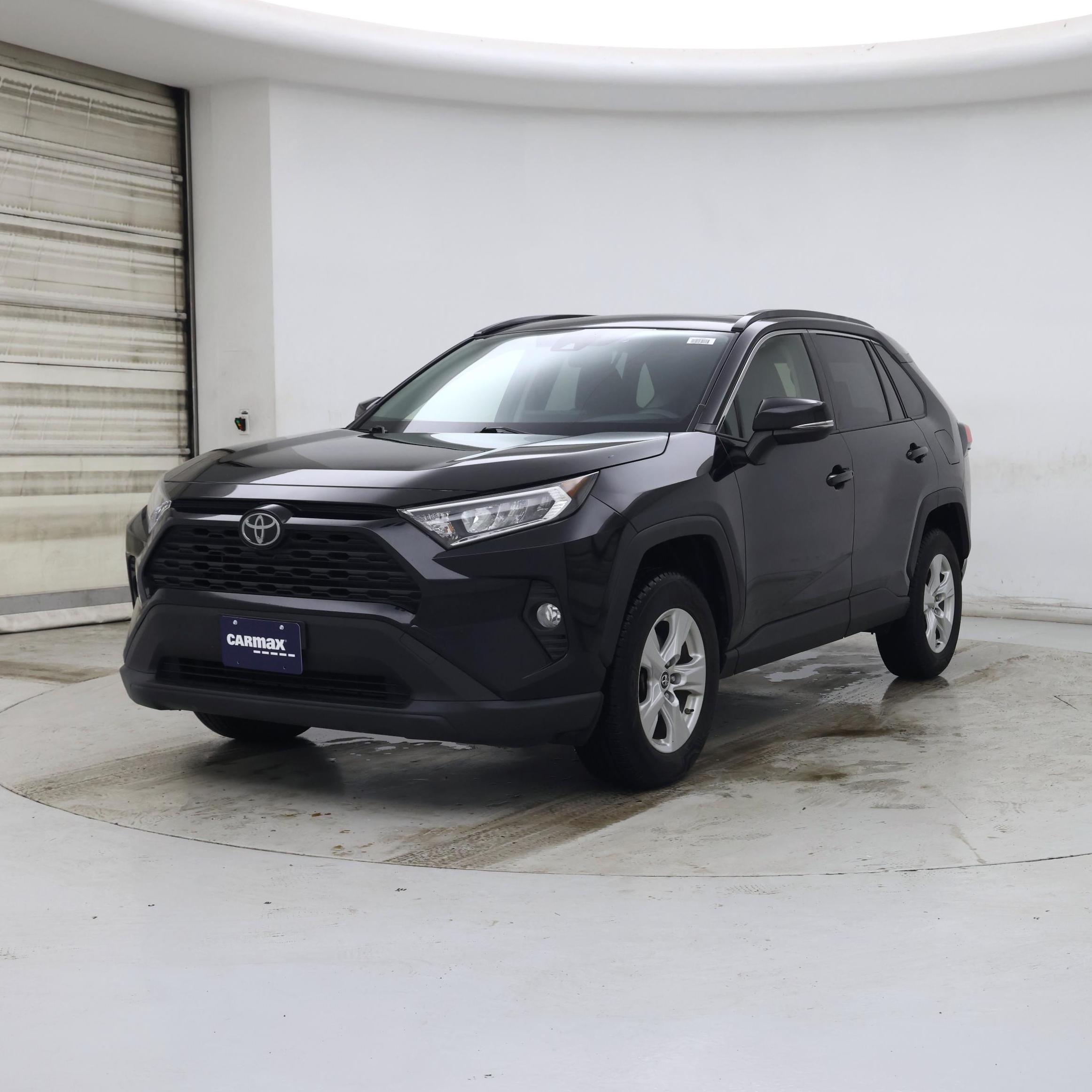 Thumbnail: 2019 Toyota RAV4 - 4